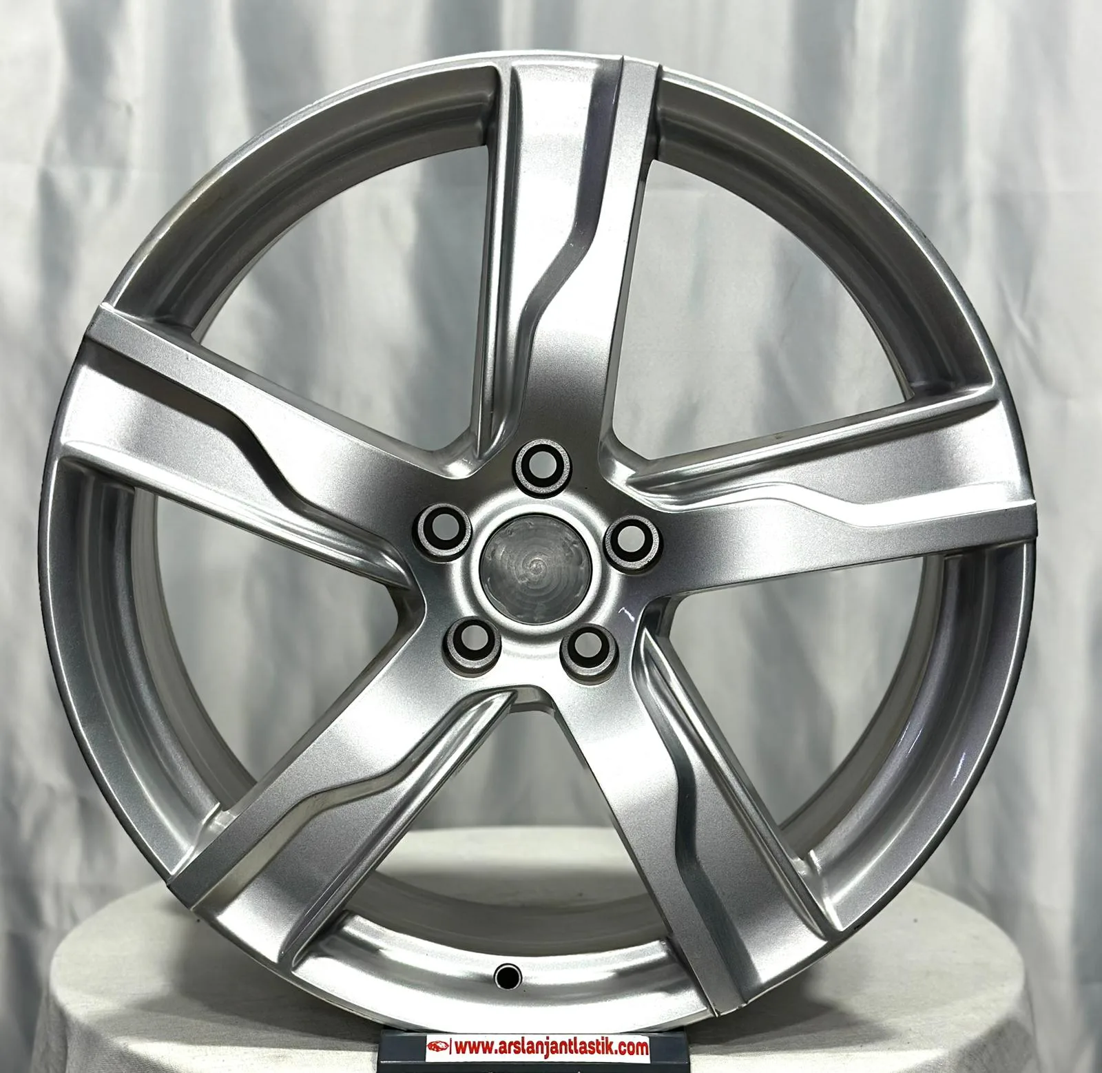 5 108 19 8.0 ET49 65.1 PEJO RİFTER VOLVO FORD CHERY UYUMLU JANT