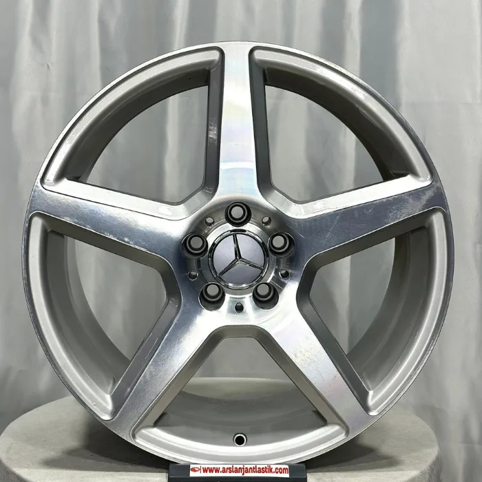 5 112 19 8.5-9.5 ET36-43 66.6 ÖN ARKA SILVER AMG JANT