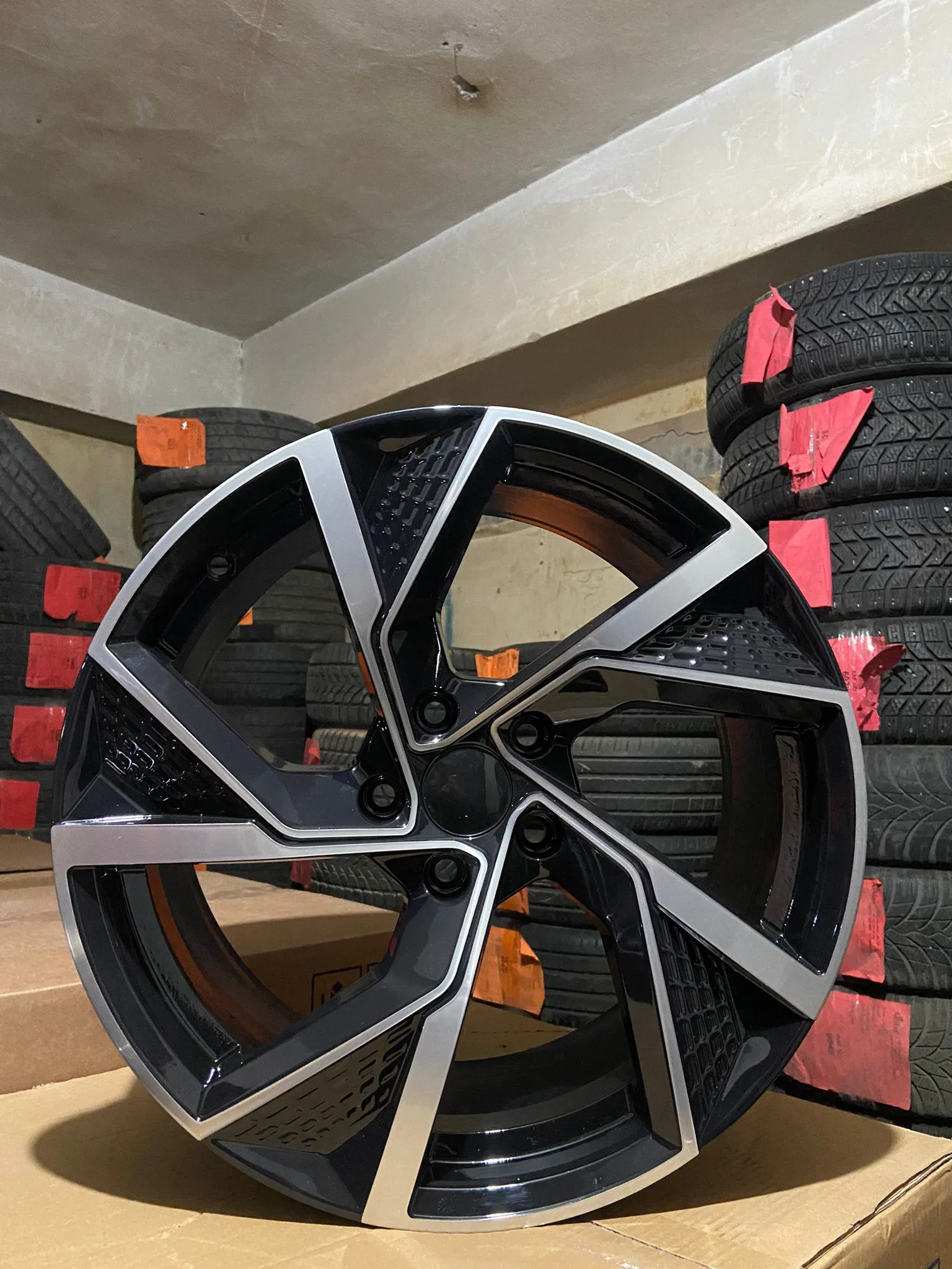 5 112 18 8.0 ET35 CH66.45 DY738 BLACK DİOMOND