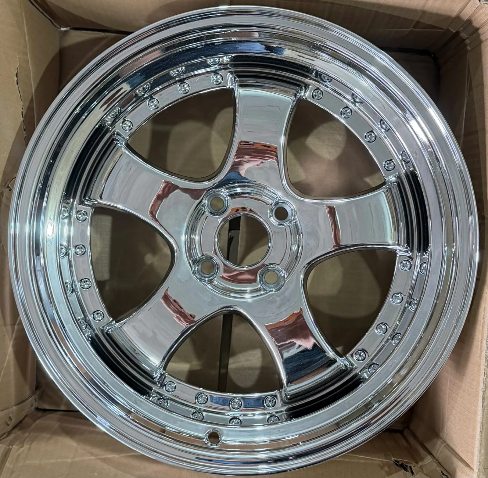4 108 18 8.5 ET25 CH73.1 CROME SSR JANT MODELİ (1Ad)