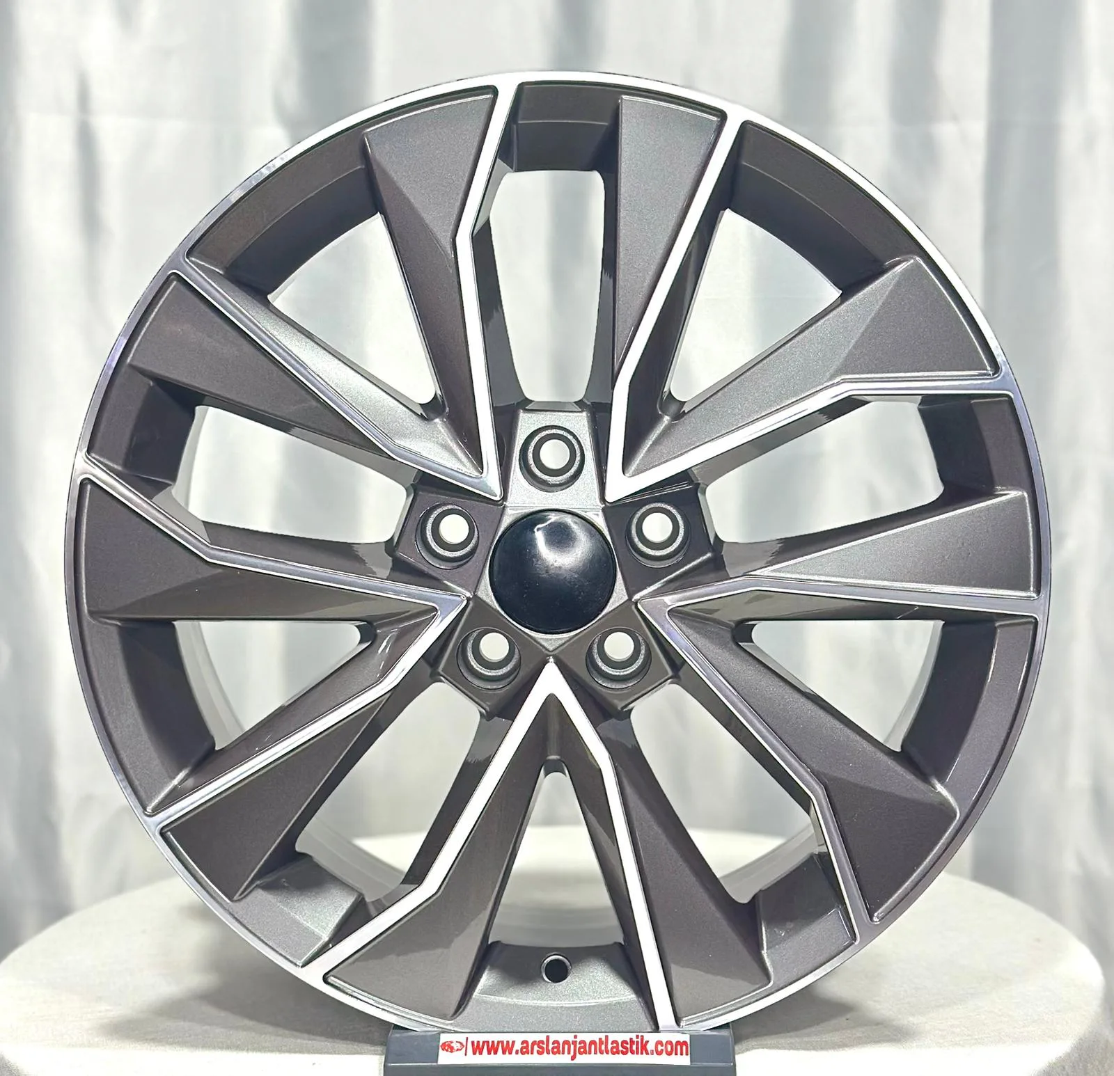 5 108 17 7.0 ET35 CH67.1 FORD PEJO YENİ KASA DOBLO UYUMLU JANT