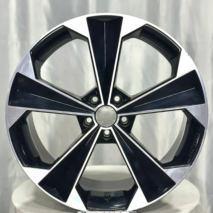5 108 19 8.0 ET38 CH72.6 BLACK DIAMOND BAVYERA JANT