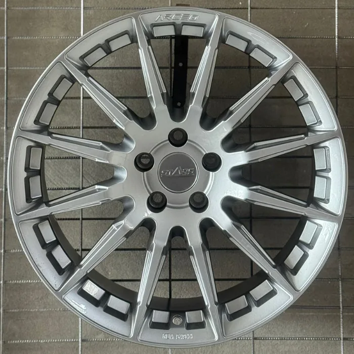 5 112 19 8.0 ET40 CH73.1 HYPER BLACK ARCEO ASW03