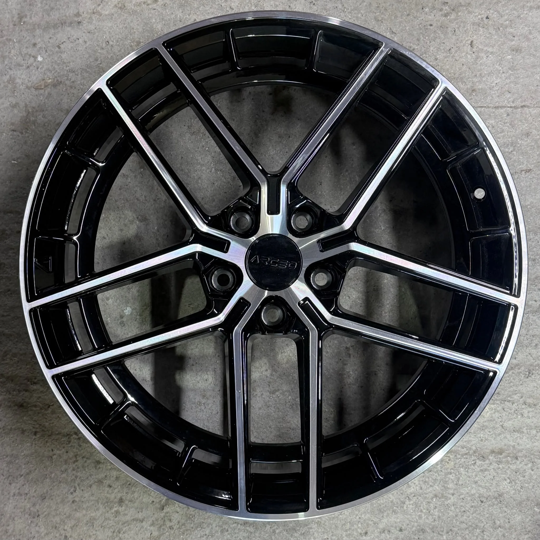 5 120 20 8.5 ET30 ARC-G7110-24 B/D ARCEO VİENNA JANT MODELİ (1Ad)