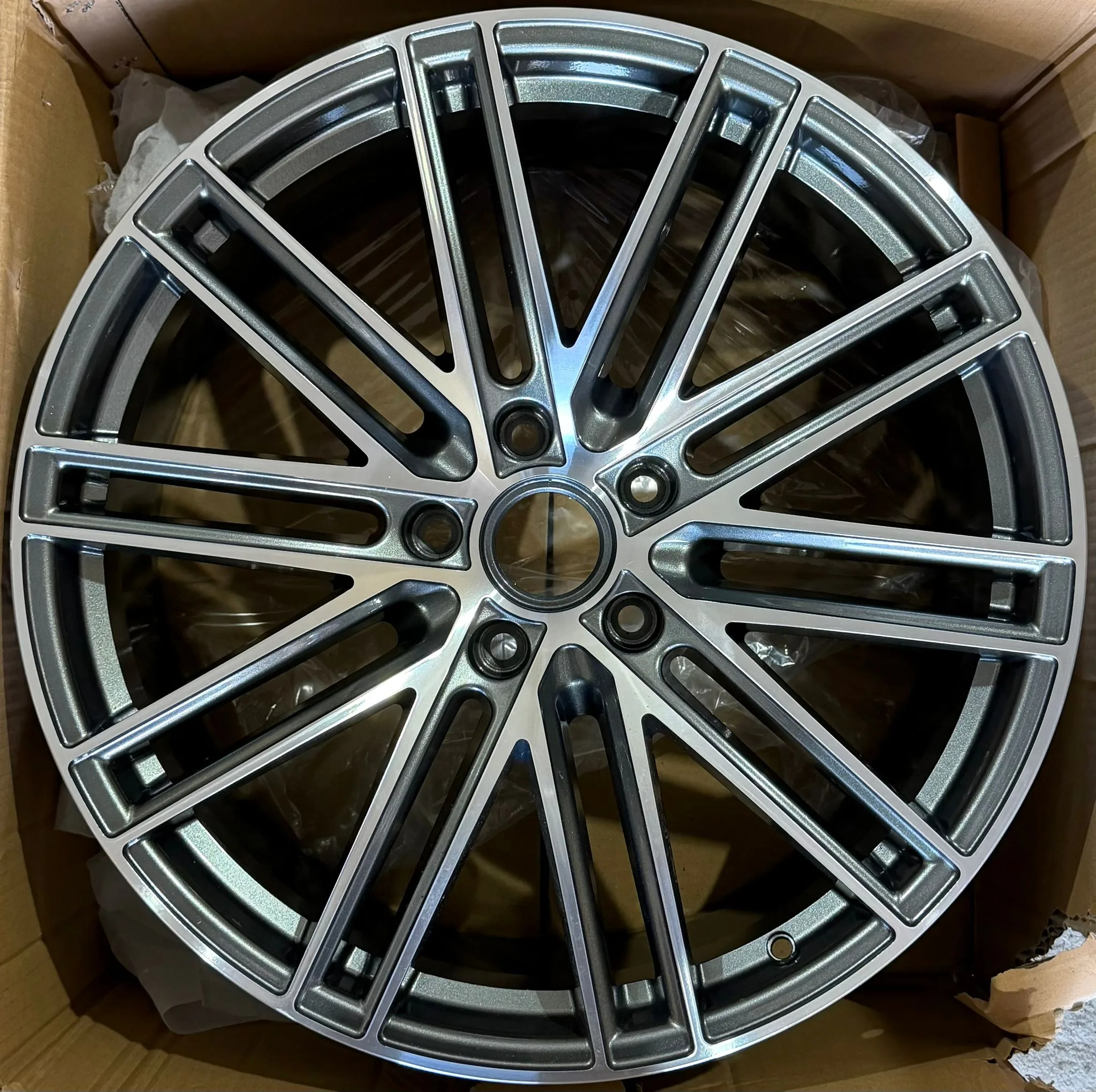 5 130 21 9.5 ET46 (ITHAL)(ÖN) PORSCHE CAYANNE PANAMERA TURBO JANT MODELİ (1Ad)