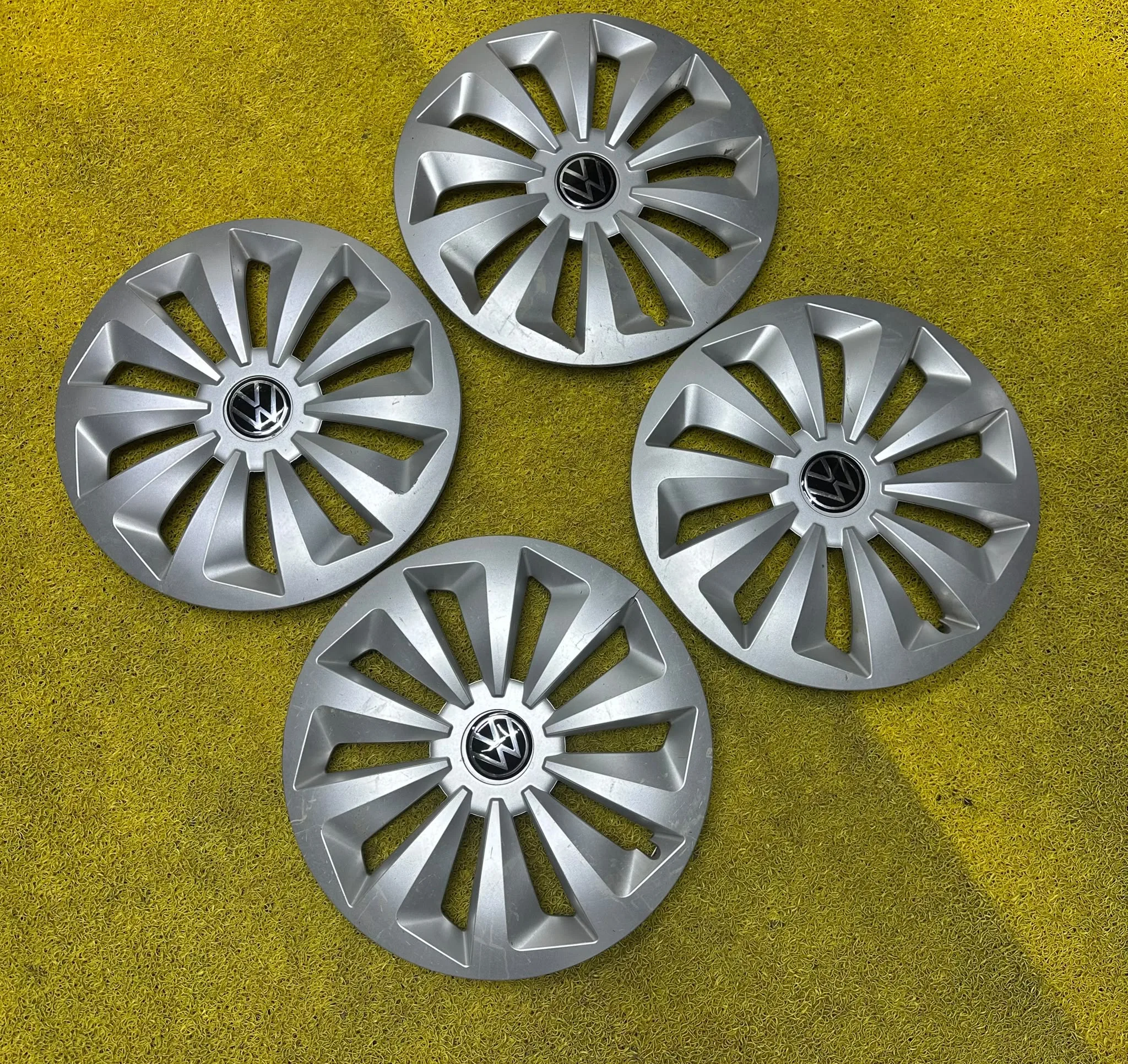15 İNÇ VOLKSWAGEN DEMİR JANT KAPAK TAKIMI
