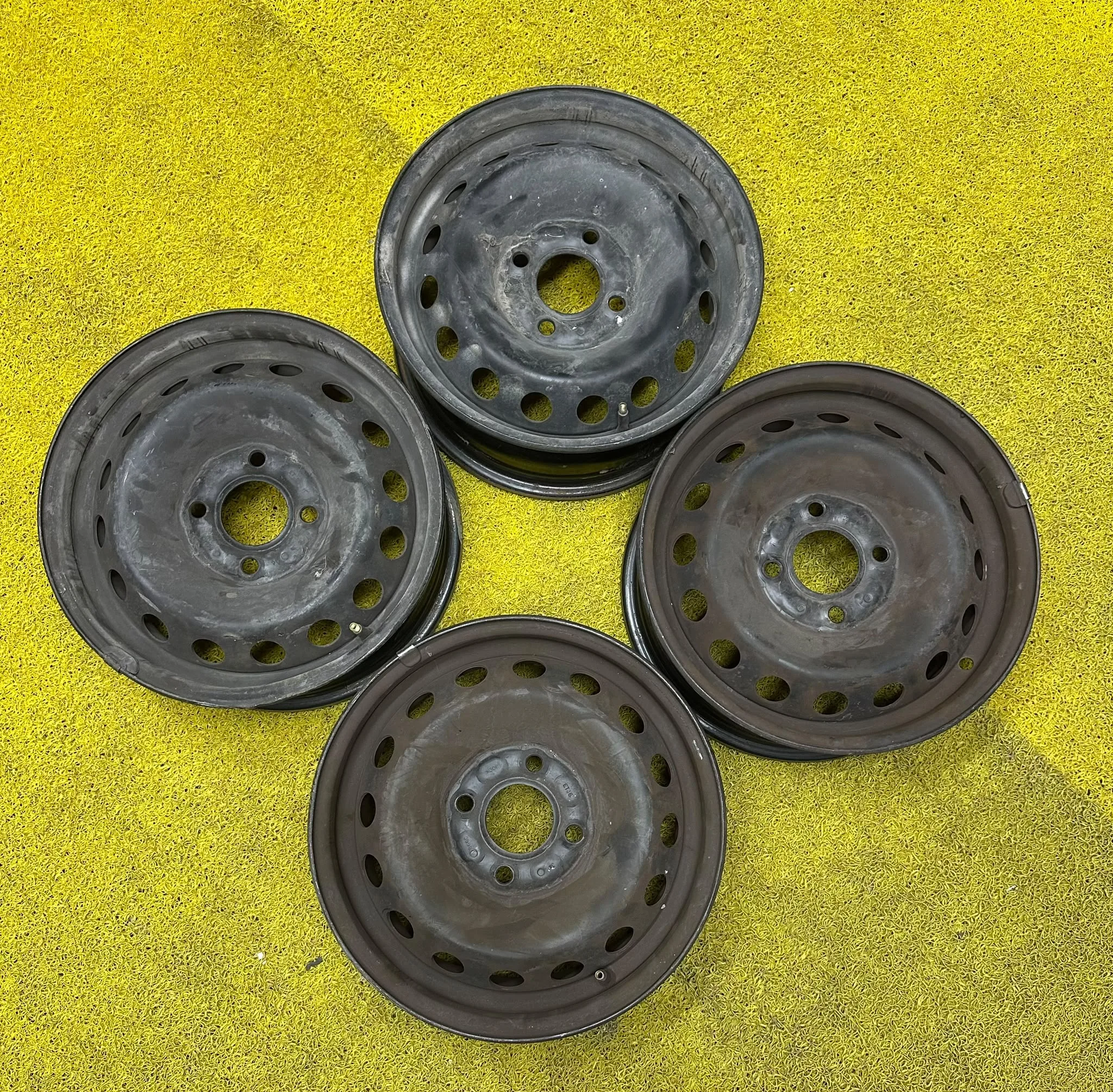 4x100 13 İNÇ J5.5 ET36 RENAULT DEMİR JANT TAKIMI