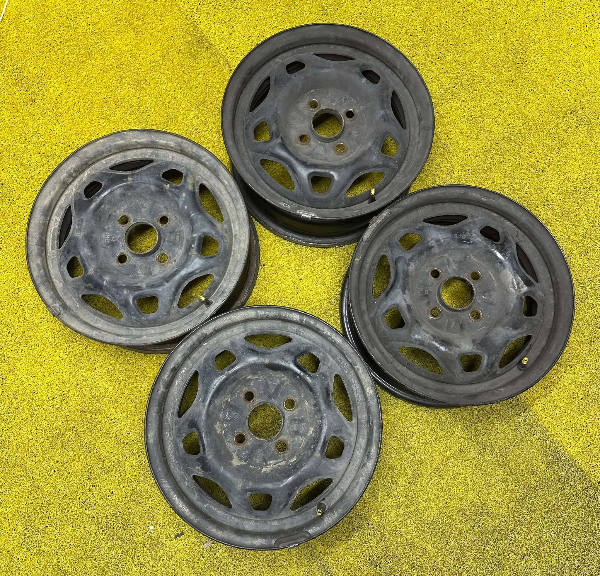 4x100 14 J5.5 ET23 TOYOTA COROLLA DEMİR JANT (1Ad)
