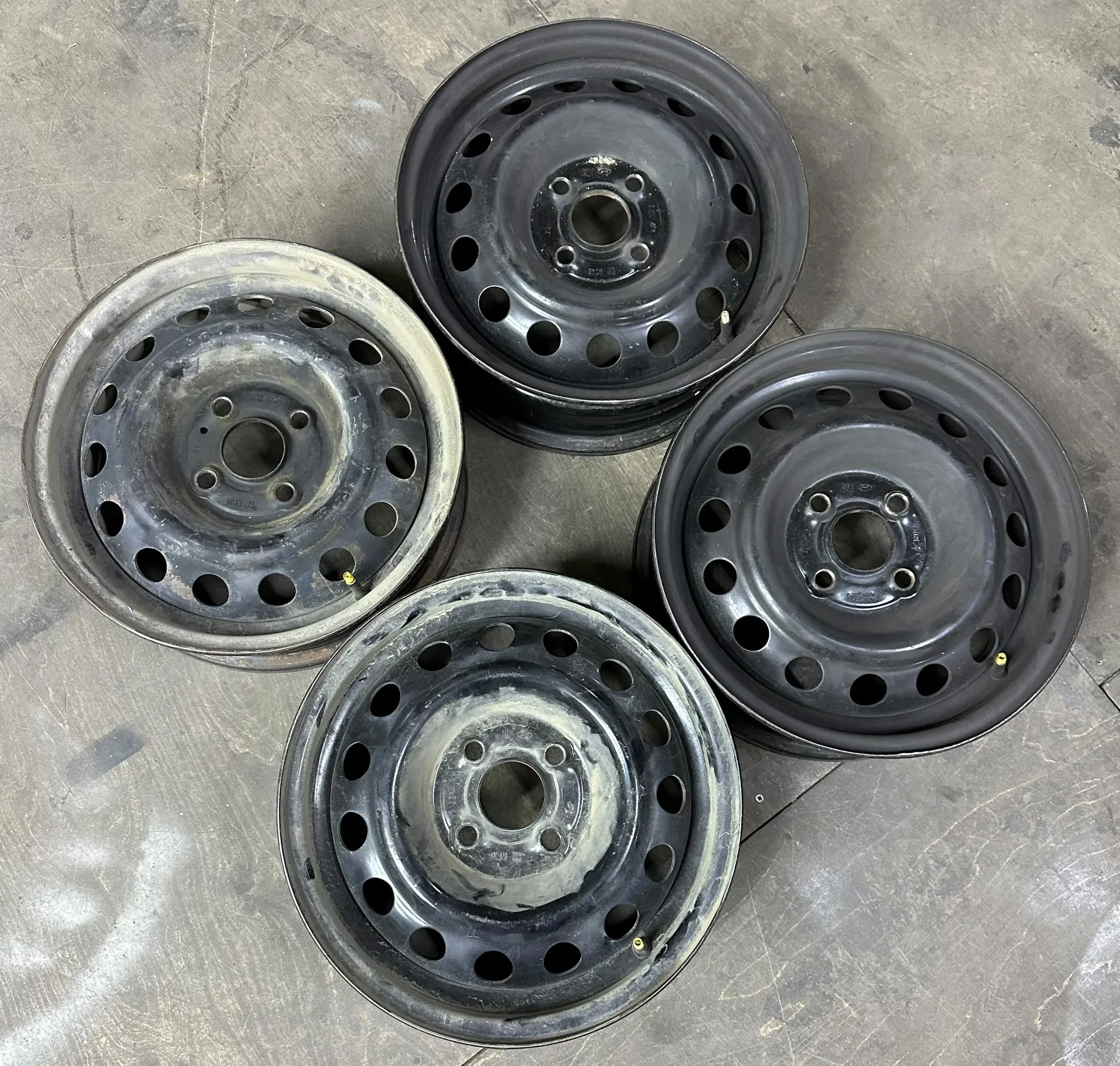 4x100 14 İNÇ J5.5 ET46 HYUNDAİ DEMİR JANT TAKIMI