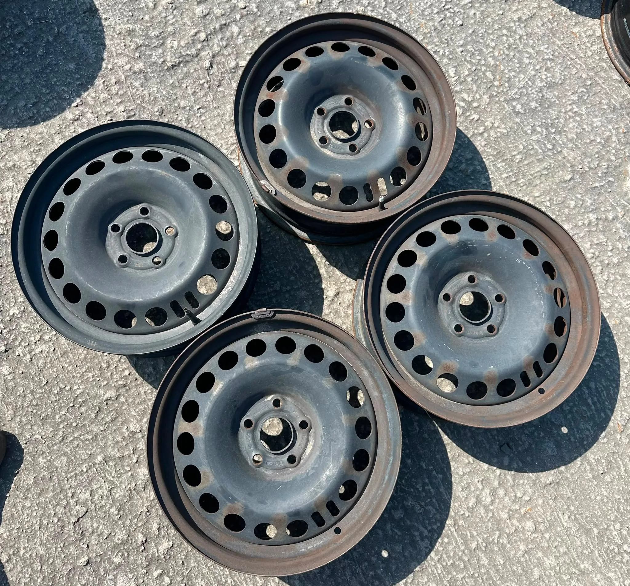 5x105 16 İNÇ J6.5 ET39 ORJİNAL OPEL DEMİR JANT TAKIMI