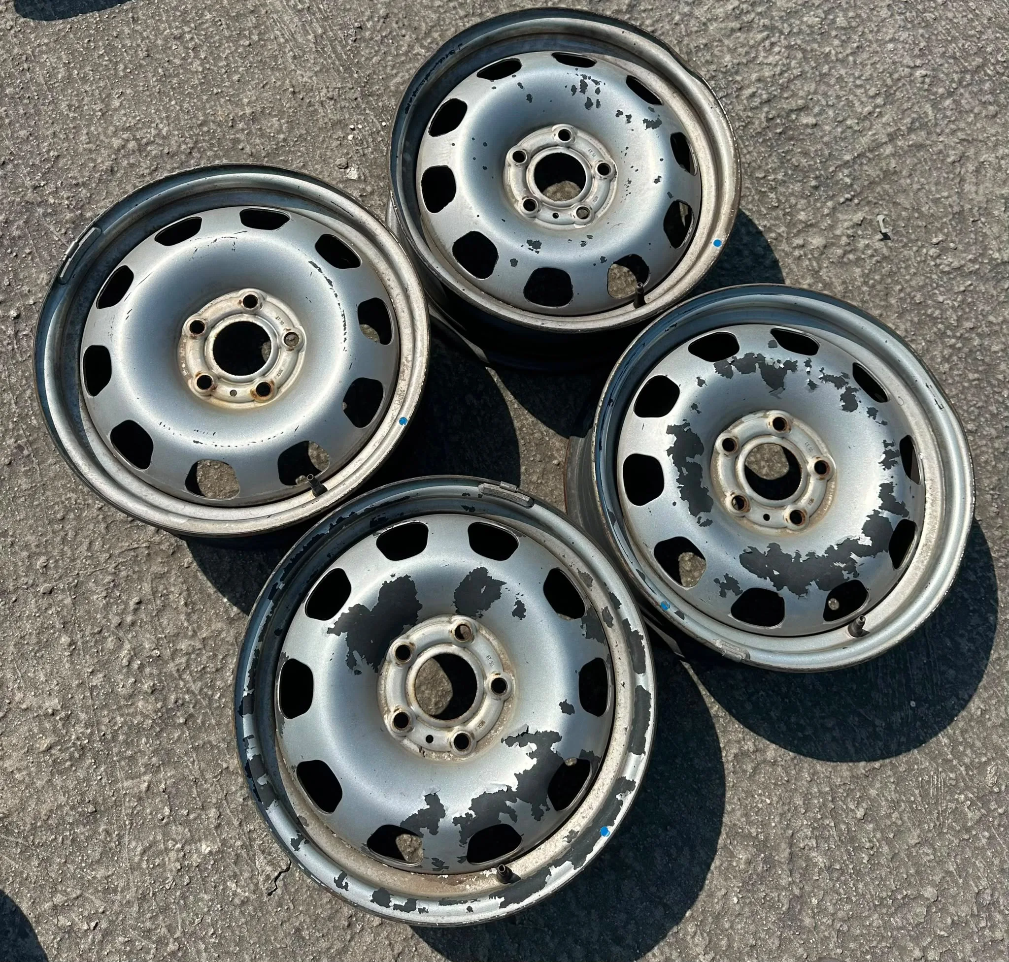 5x114.3 16 İNÇ J6 ET50 RENAULT DAICA DEMİR JANT TAKIMI