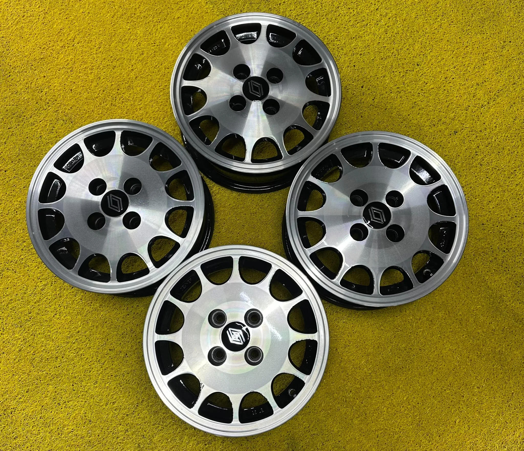 4x100 13 İNÇ N5.5 ET35 RENAULT BRODWAY JANT TAKIMI