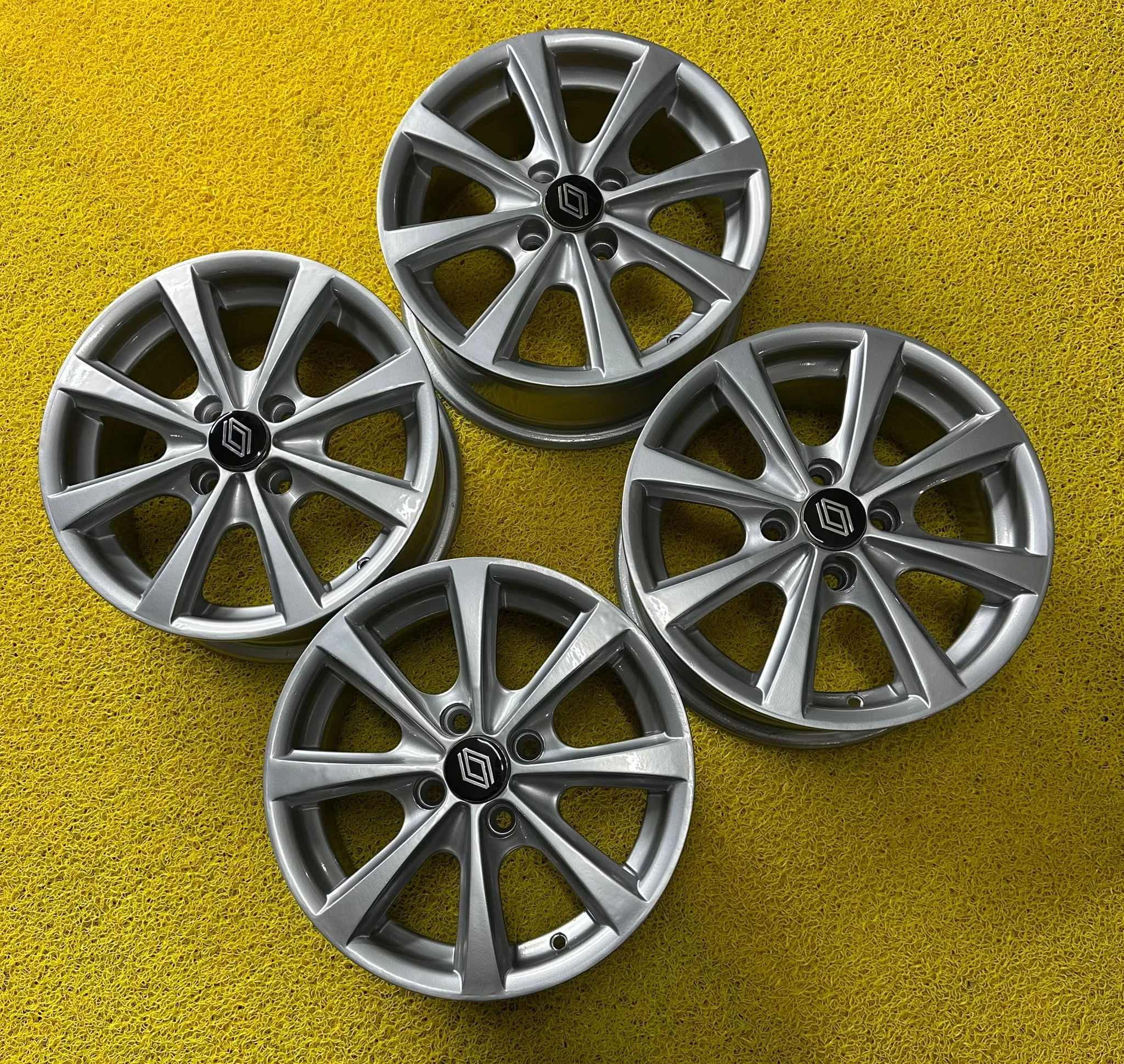 4x100 14 İNÇ J6 ET37 RENAULT JANT TAKIMI