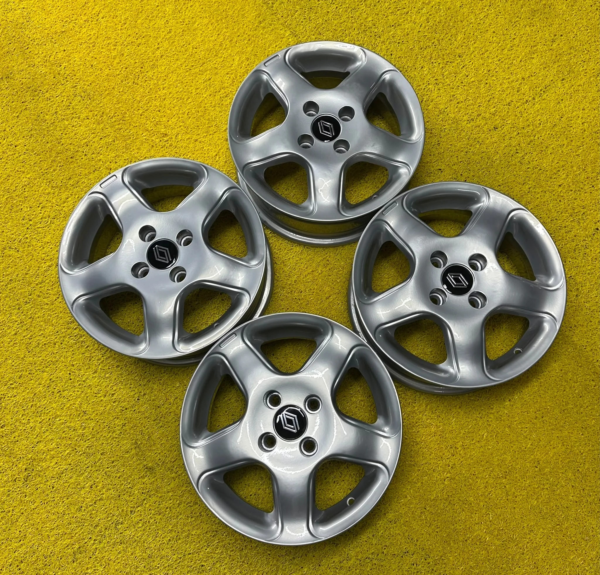 4x100 14 İNÇ J6 ET35 RENAULT JANT TAKIMI