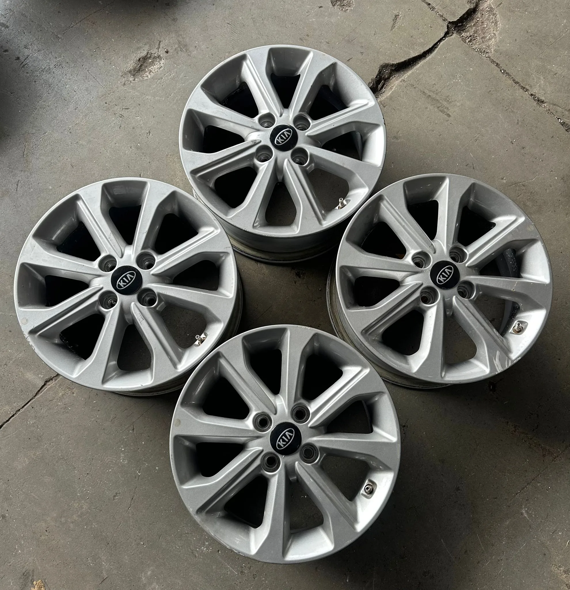 4x100 15 İNÇ J6 ET46 ORJİNAL KİA RİO TOYOTA UYUMLU JANT TAKIMI (K6)
