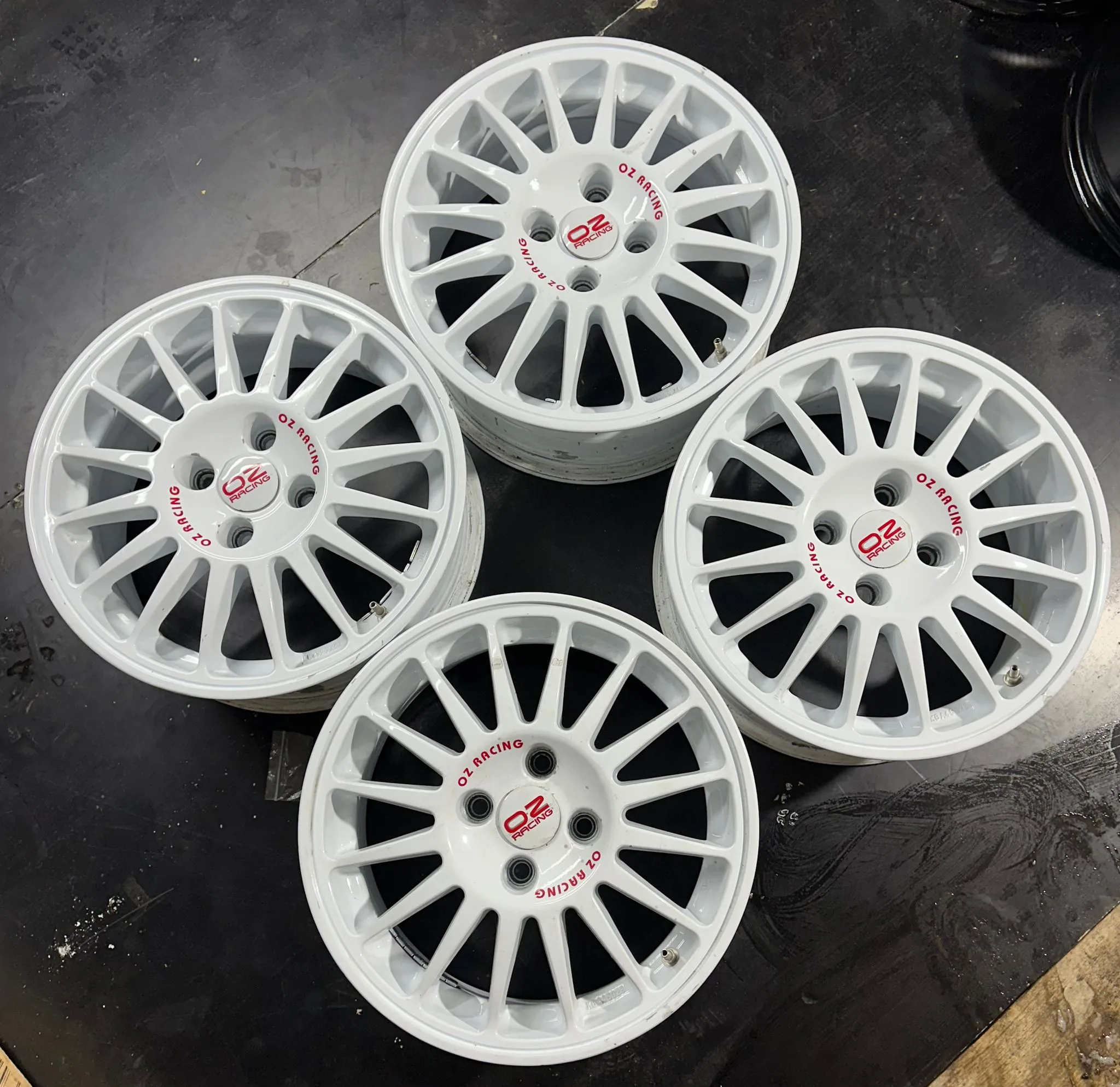4x100 15 İNÇ J6.5 ET45 ORJİNAL O.Z RACING JANT TAKIMI