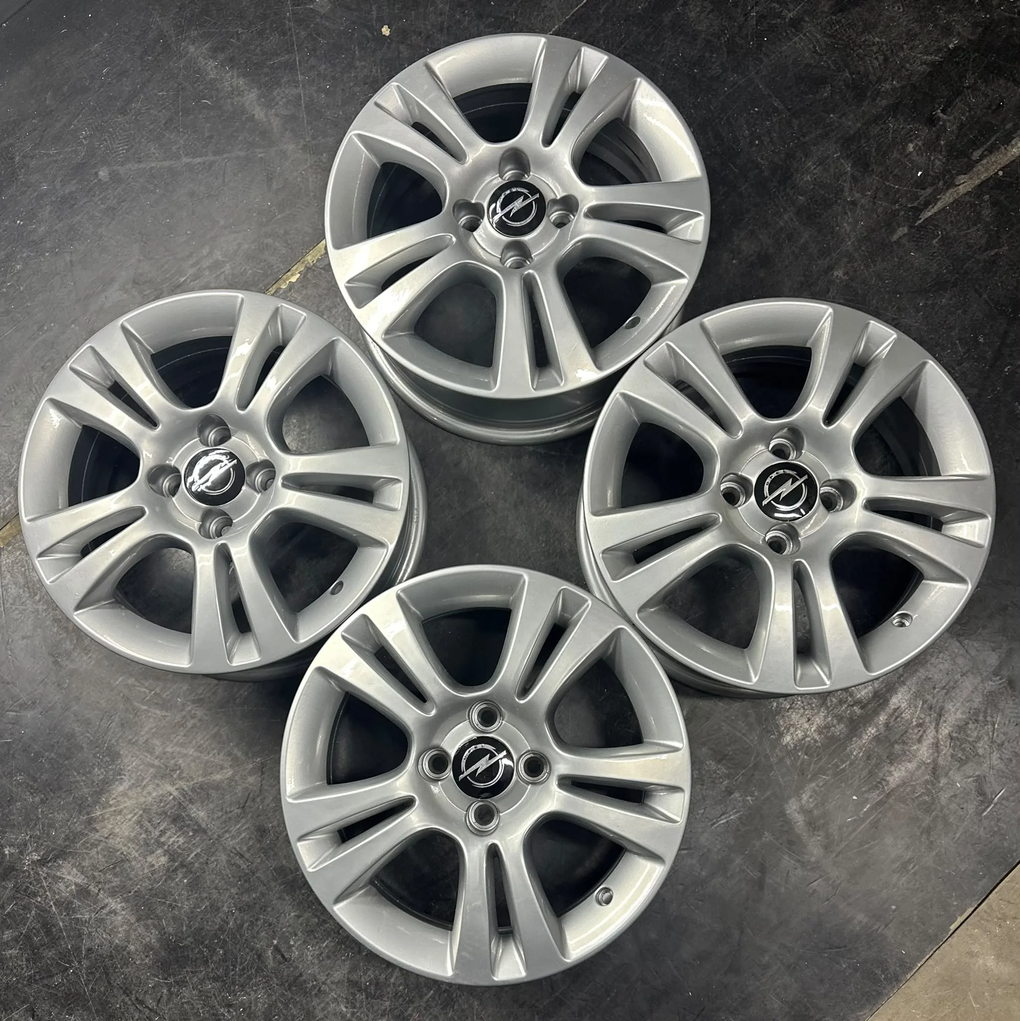 4x100 15 İNÇ J6 ET39 ORJİNAL OPEL CORSA JANT TAKIMI