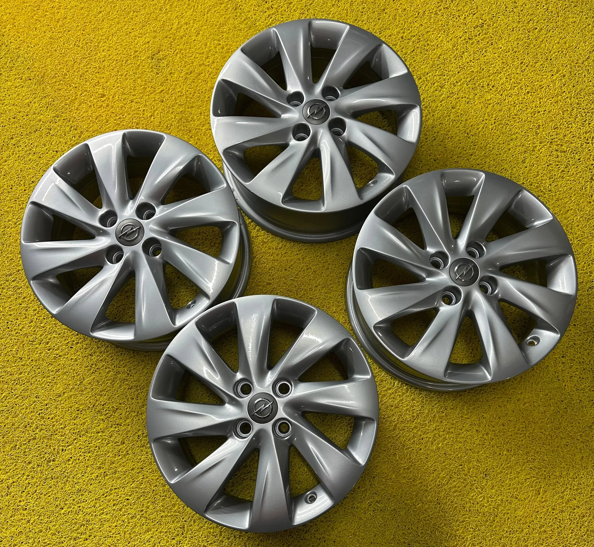 4x100 15 İNÇ J6 ET39 ORJİNAL OPEL CORSA D JANT TAKIMI