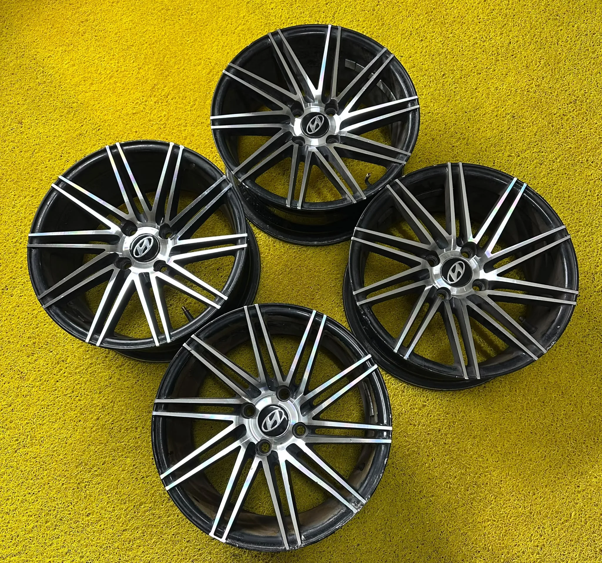 4x100 15 İNÇ J6 ET35 HYUNDAİ JANT TAKIMI