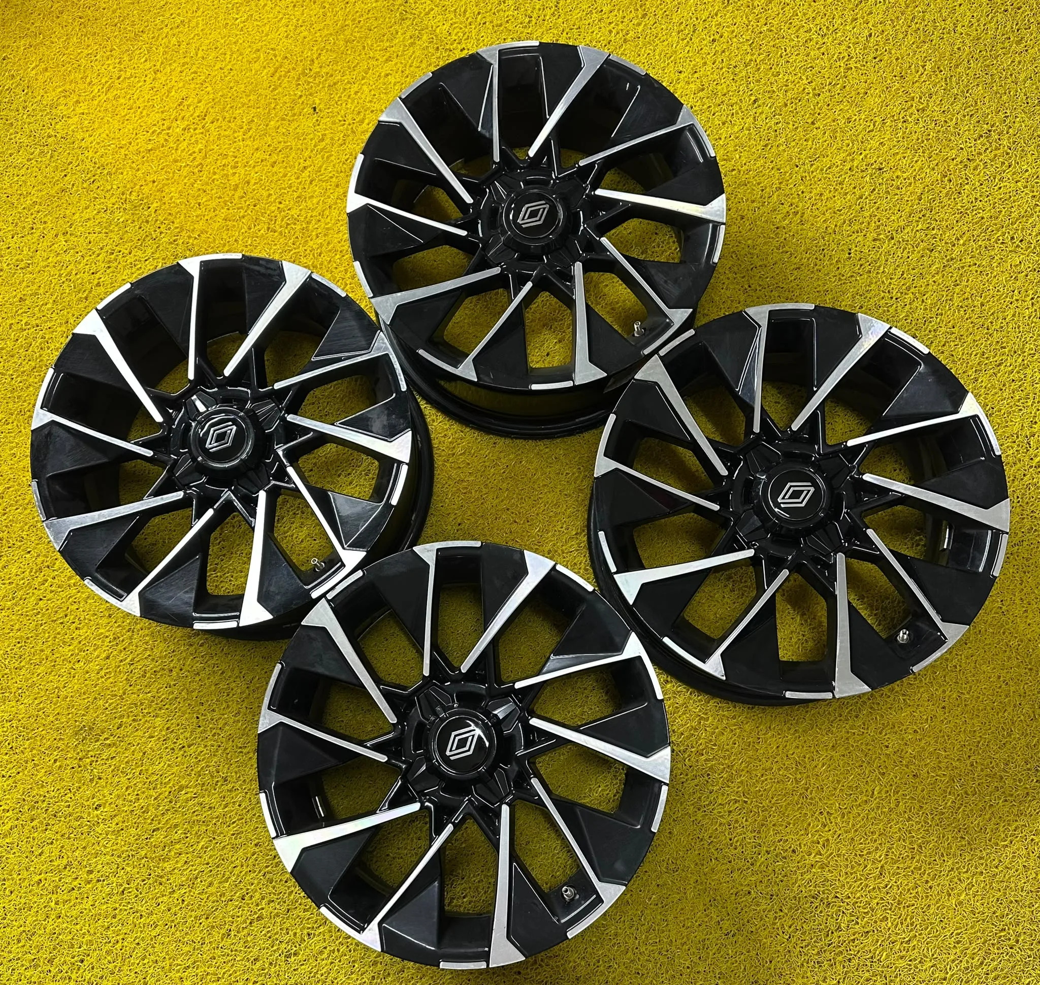 4x100 16 İNÇ J6.5 ET35 RENAULT ESPRİT ALPİNE JANT TAKIMI