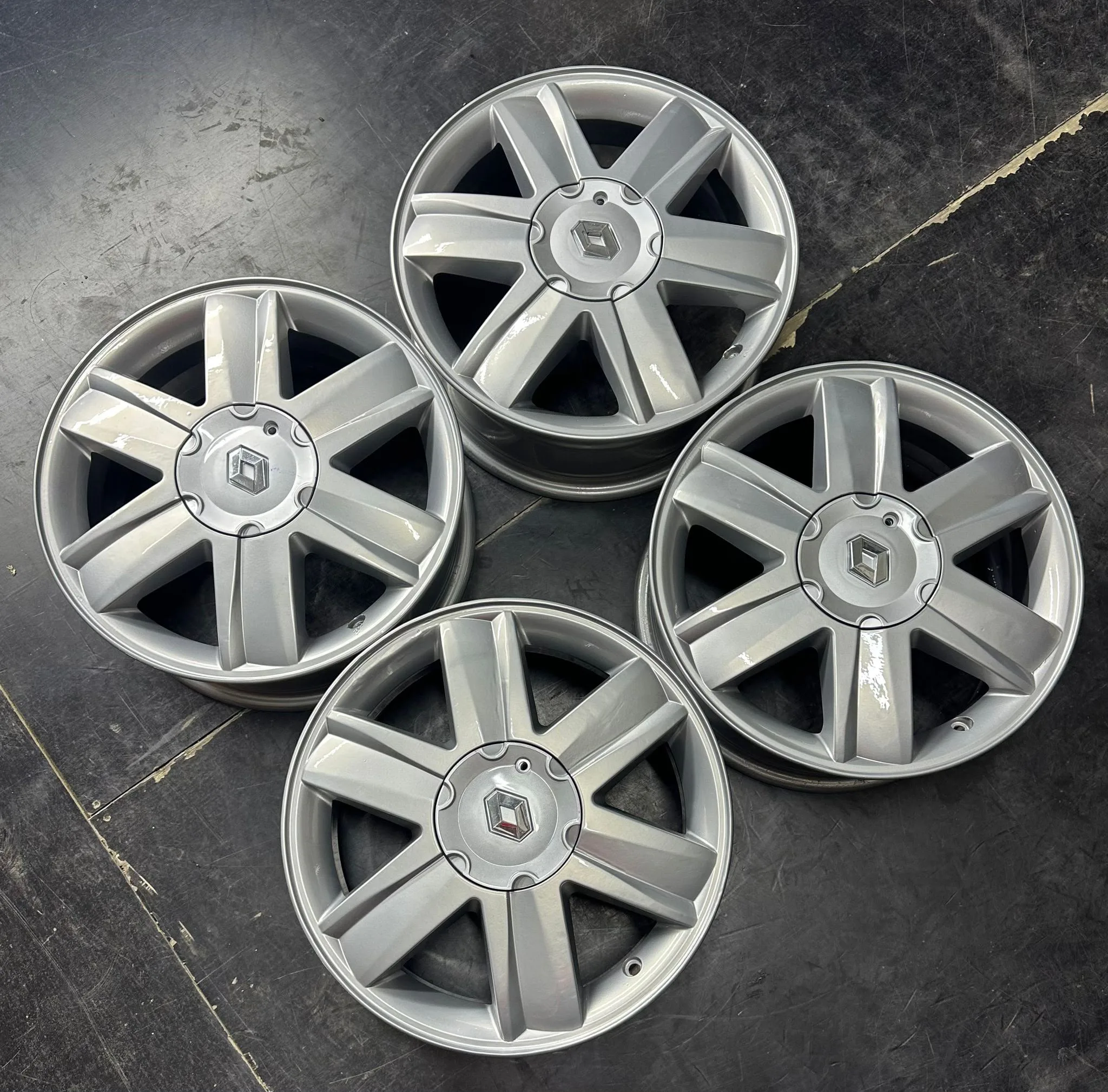 4x100 16 İNÇ J6.5 ET49 RENAULT MEGANE 2 JANT TAKIMI