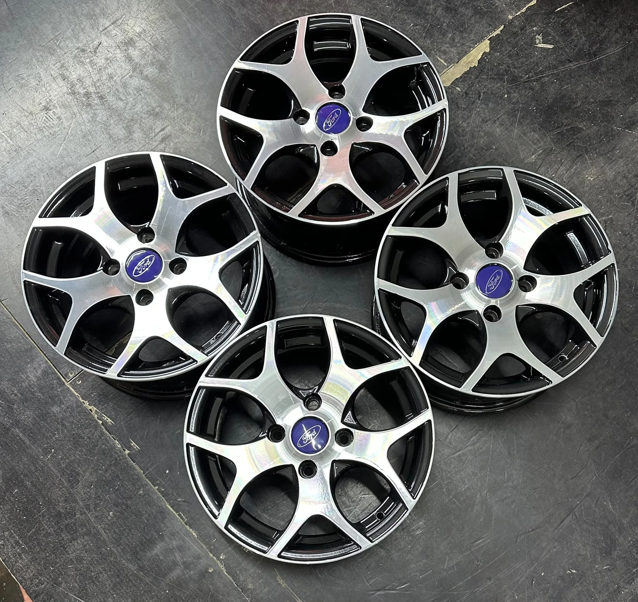 4x108 14 İNÇ J6 ET35 FORD FİESTA JANT TAKIMI
