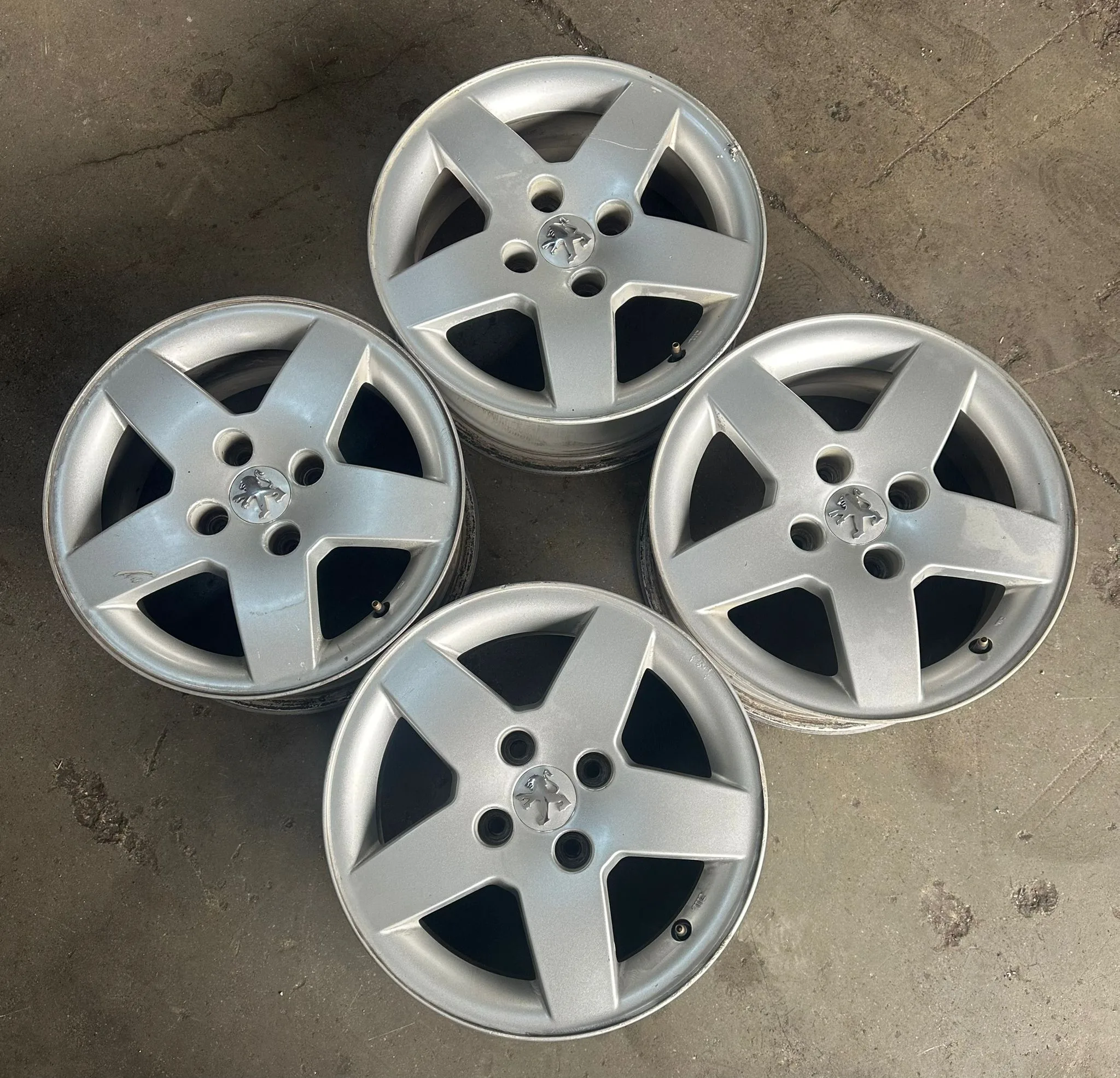 4x108 15 İNÇ J6 ET23 ORJİNAL PEUGEOT JANT TAKIMI (K6)