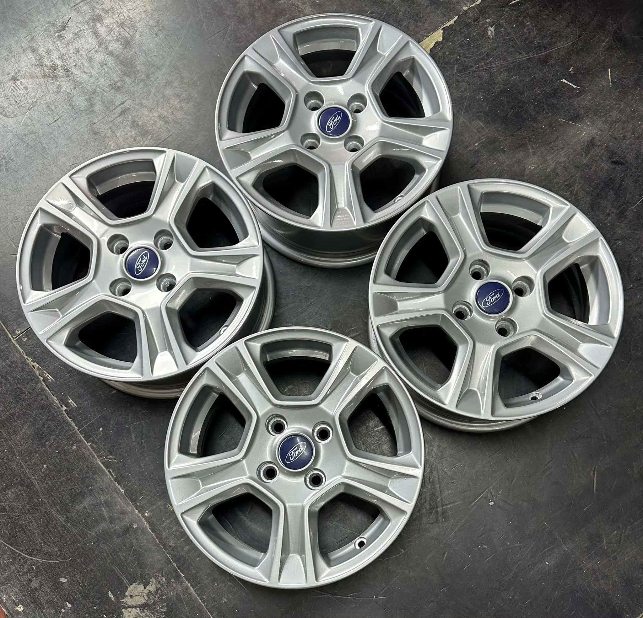 4x108 15 İNÇ J6 ET37 FORD COURİER JANT TAKIMI