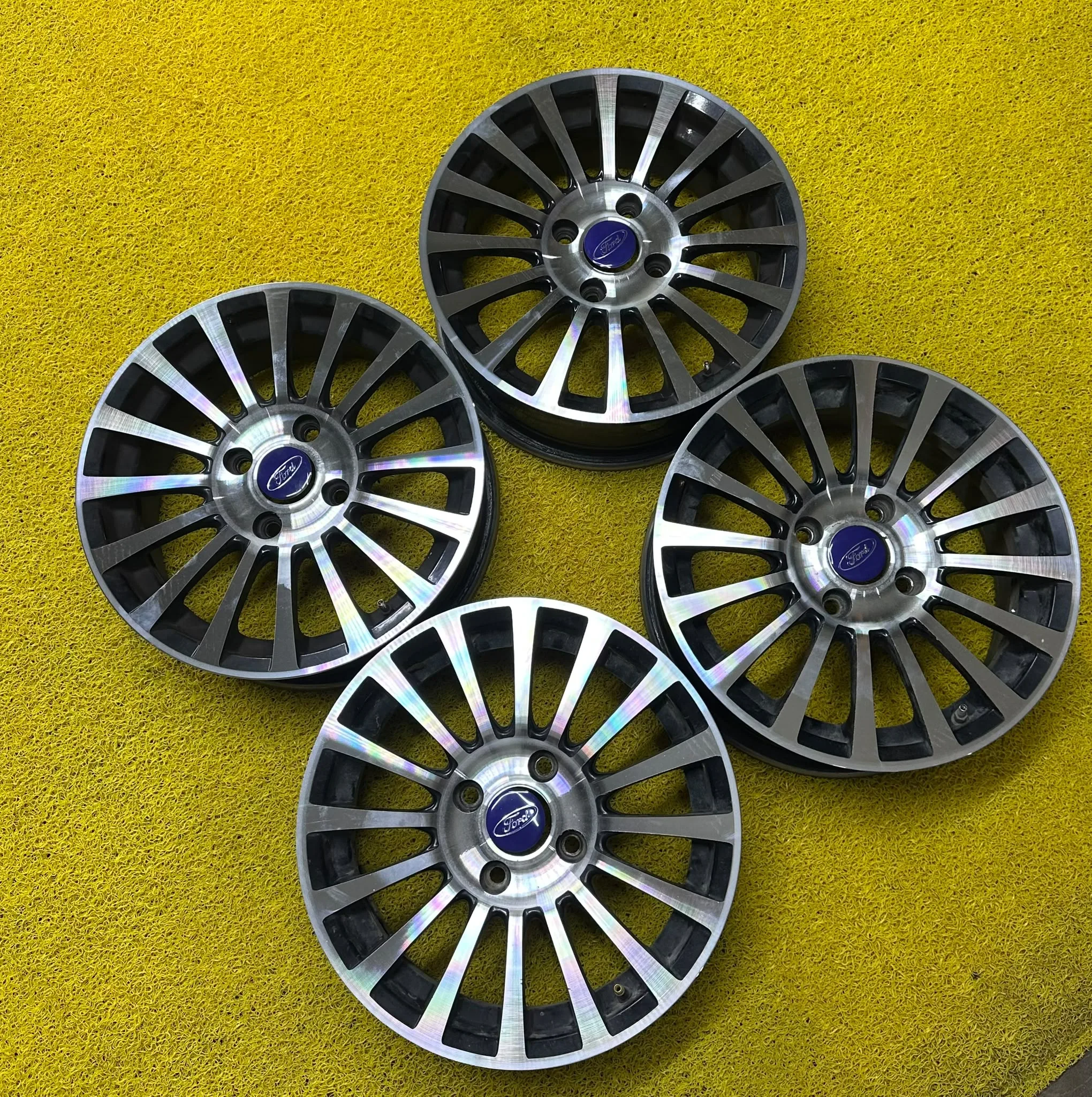 4x108 15 İNÇ J6.5 ET35 FORD JANT TAKIMI
