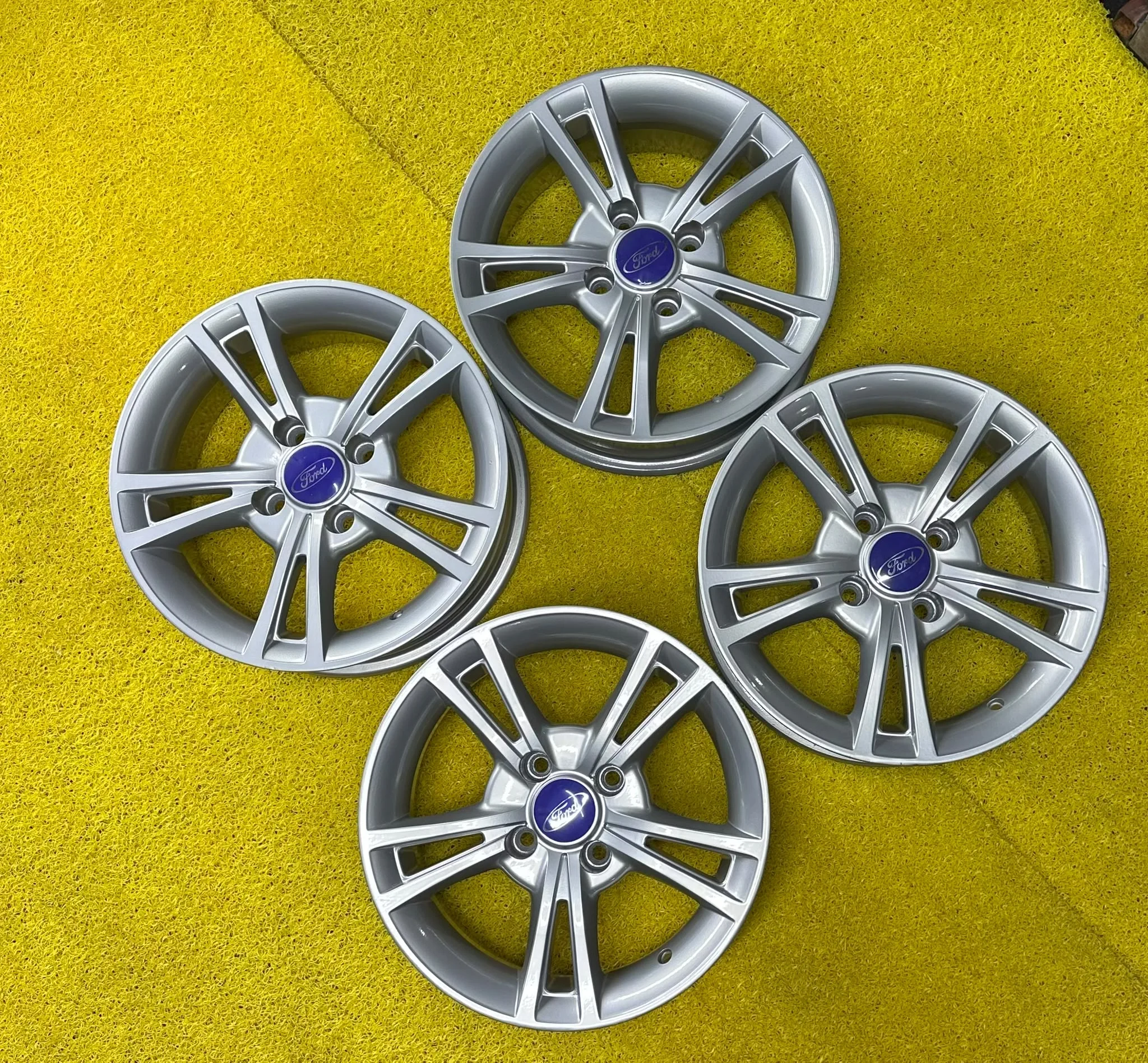 4x108 15 İNÇ J6.5 ET35 FORD JANT TAKIMI