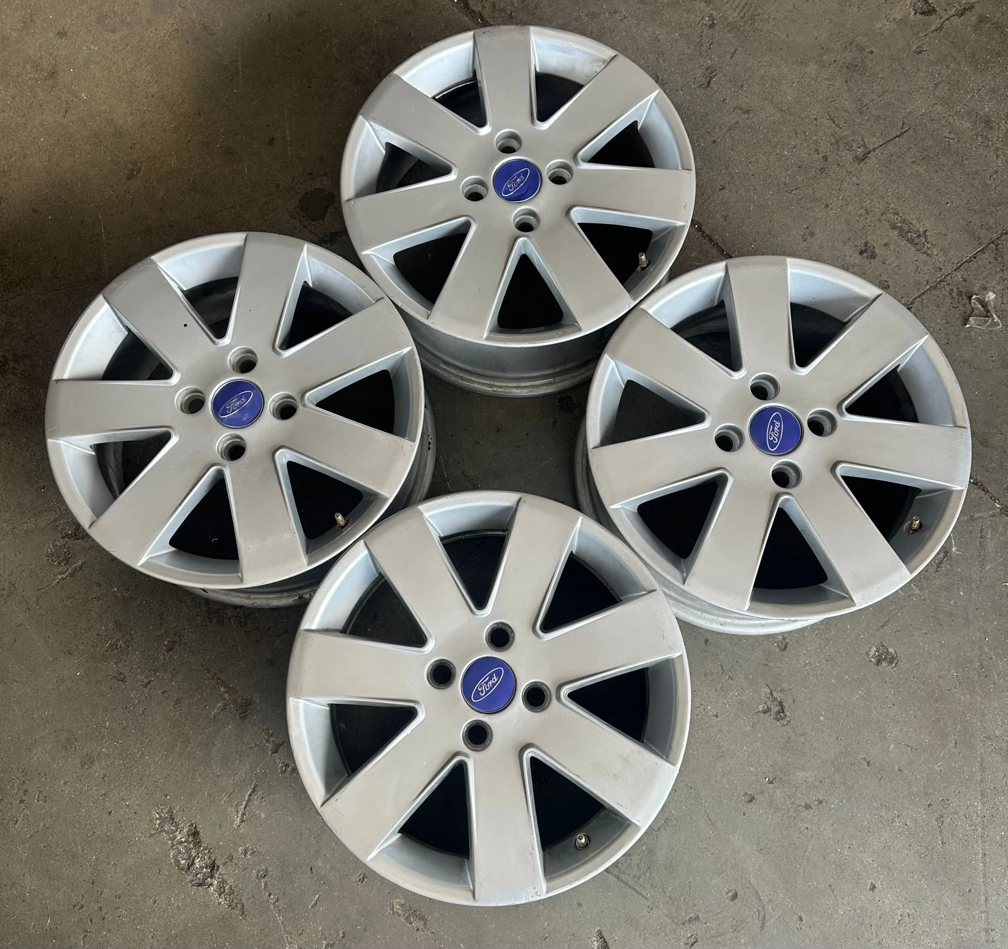 4x108 16 İNÇ 6.5J ET52.5 FORD ORJİNAL JANT TAKIMI(K6)