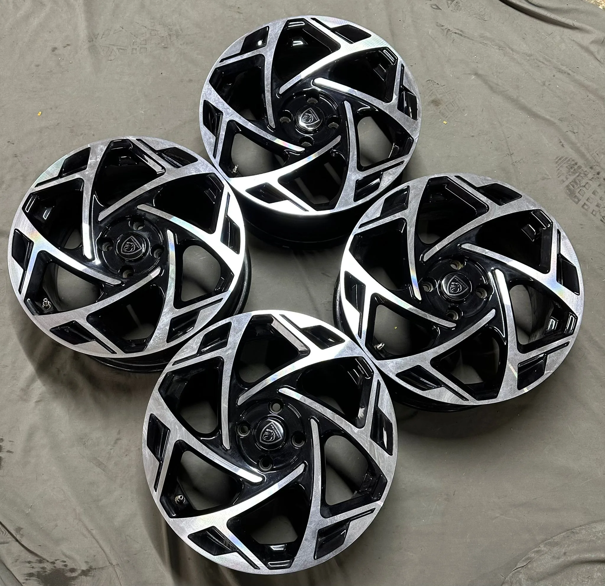 4x108 17 İNÇ J7.5 ET35 PEUGEOT JANT TAKIMI (KİRAZLIK ŞUBE)