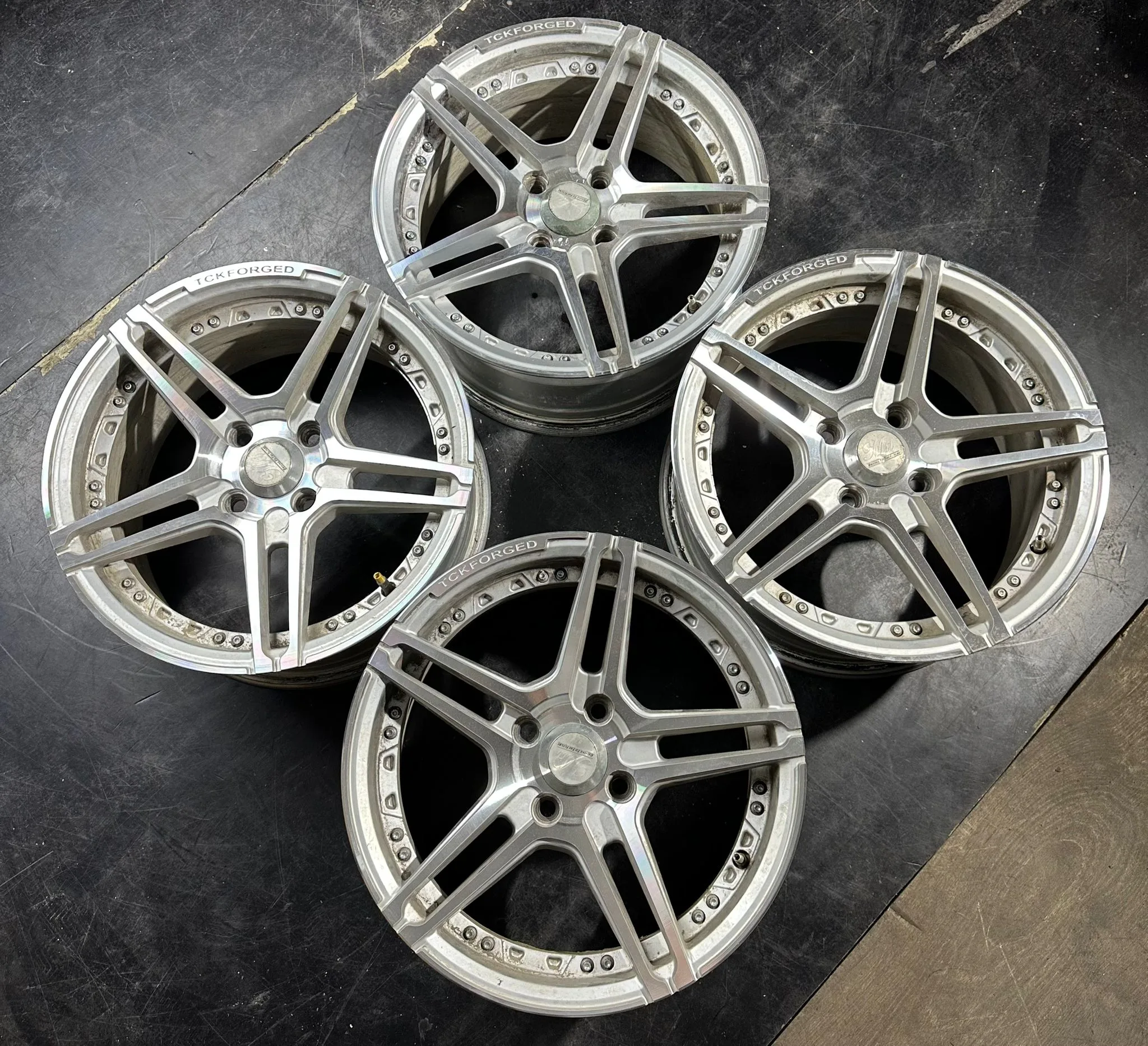 4x114.3 15 İNÇ J7.5 ET35 FORGET JANT TAKIMI