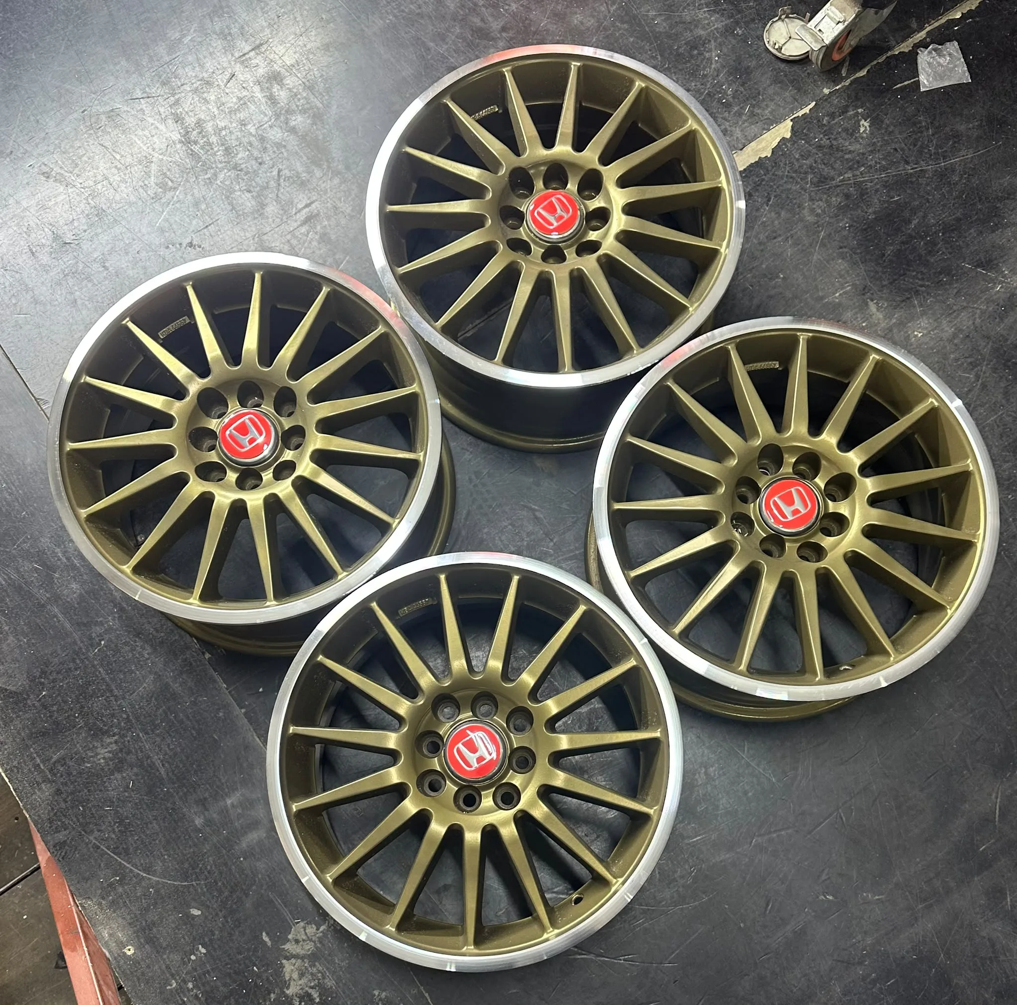 4x100/114.3 16 İNÇ J7 ET35 HONDA JANT TAKIMI