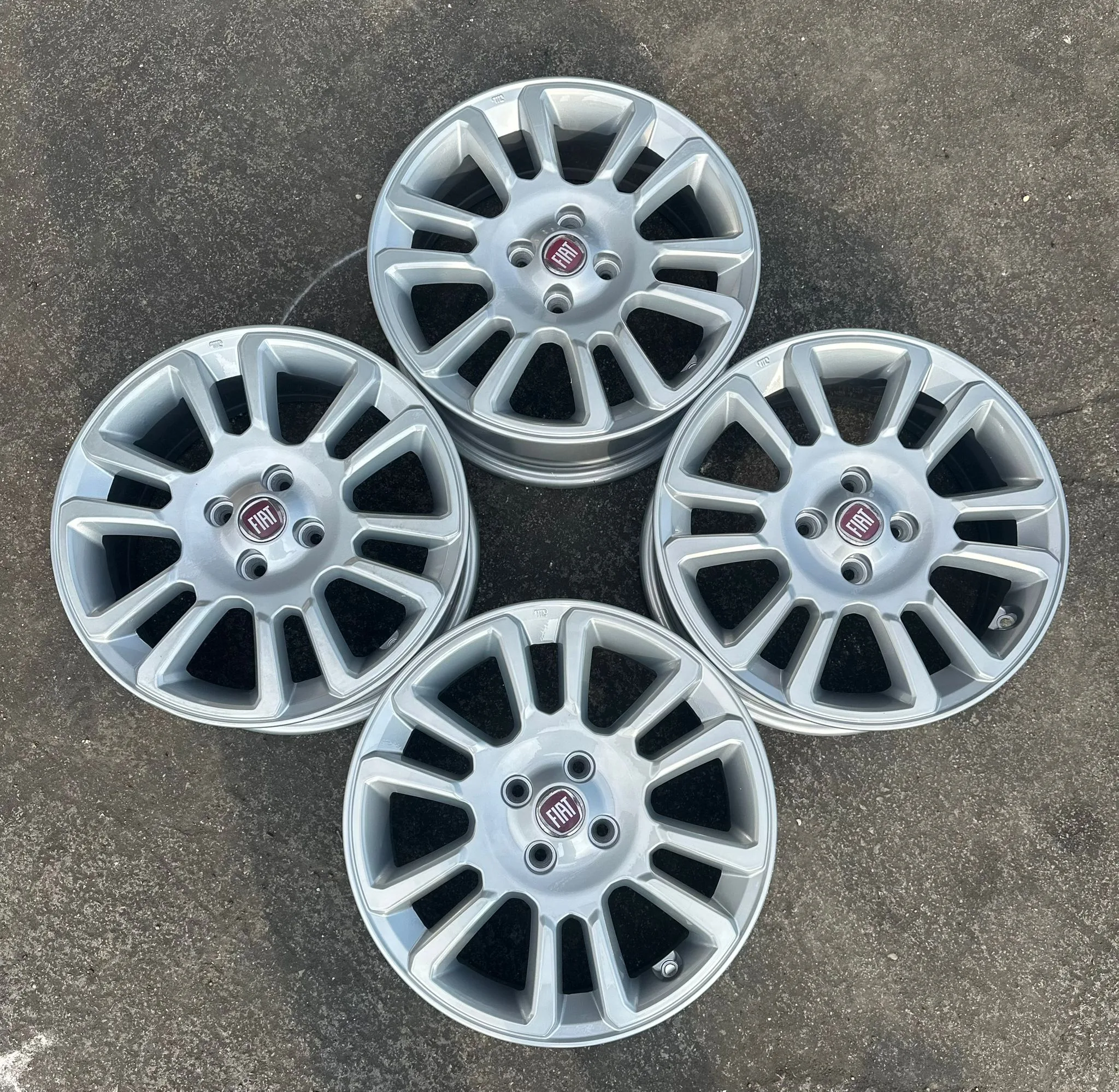 4x98 16 İNÇ J6 ET45 ORJİNAL FİAT JANT TAKIMI (K6)