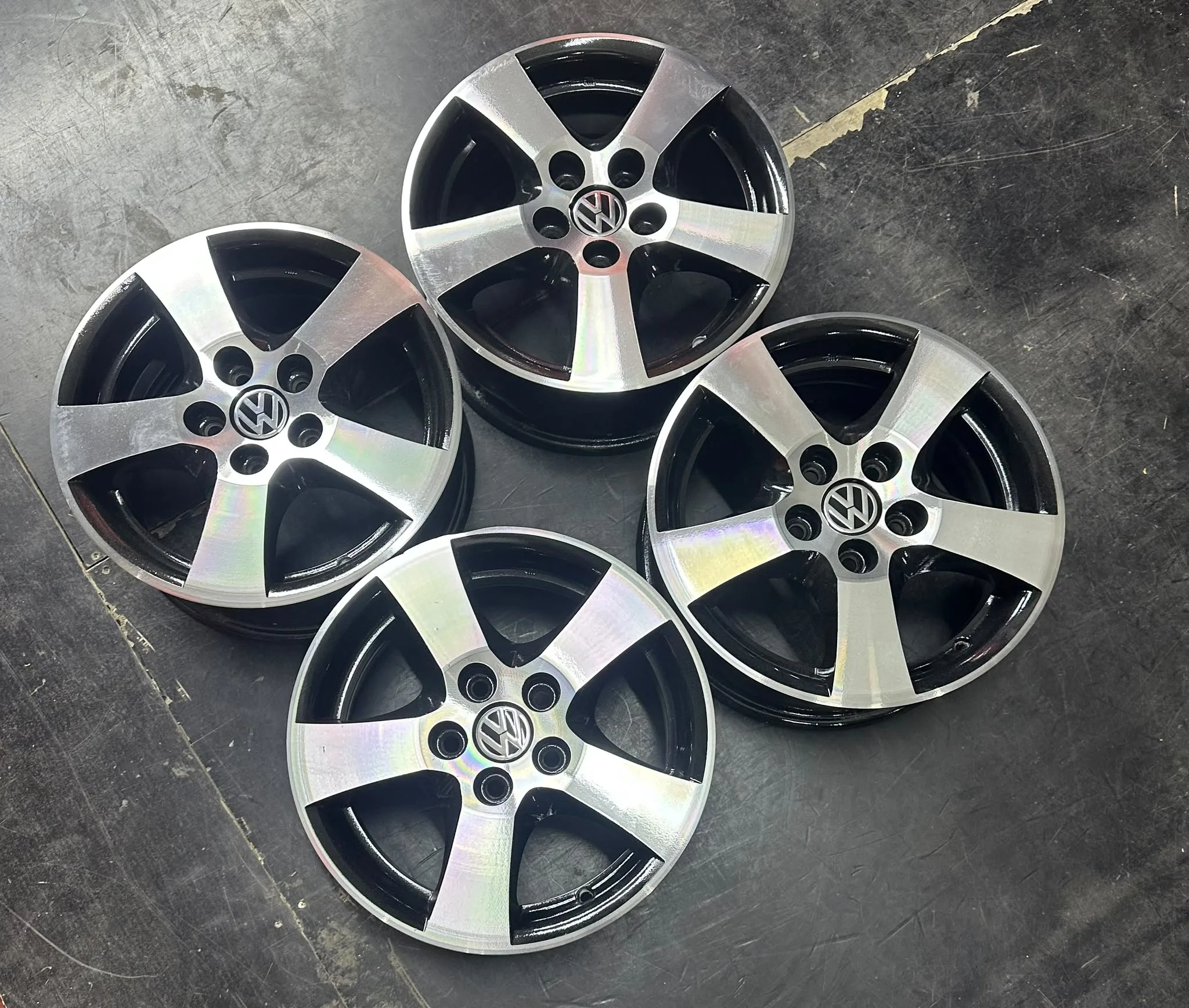 5x100 14 İNÇ J6 ET43 VOLKSWAGEN JANT TAKIMI (İŞLEMLİ)