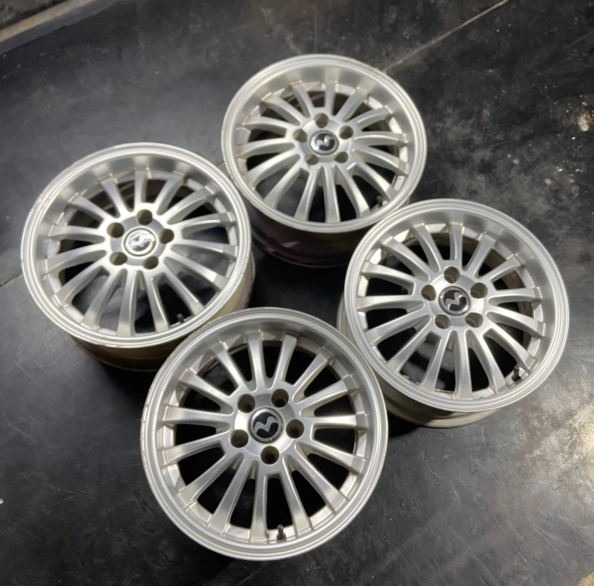 5x100 15 İNÇ J6.5 ET35 JANT TAKIMI