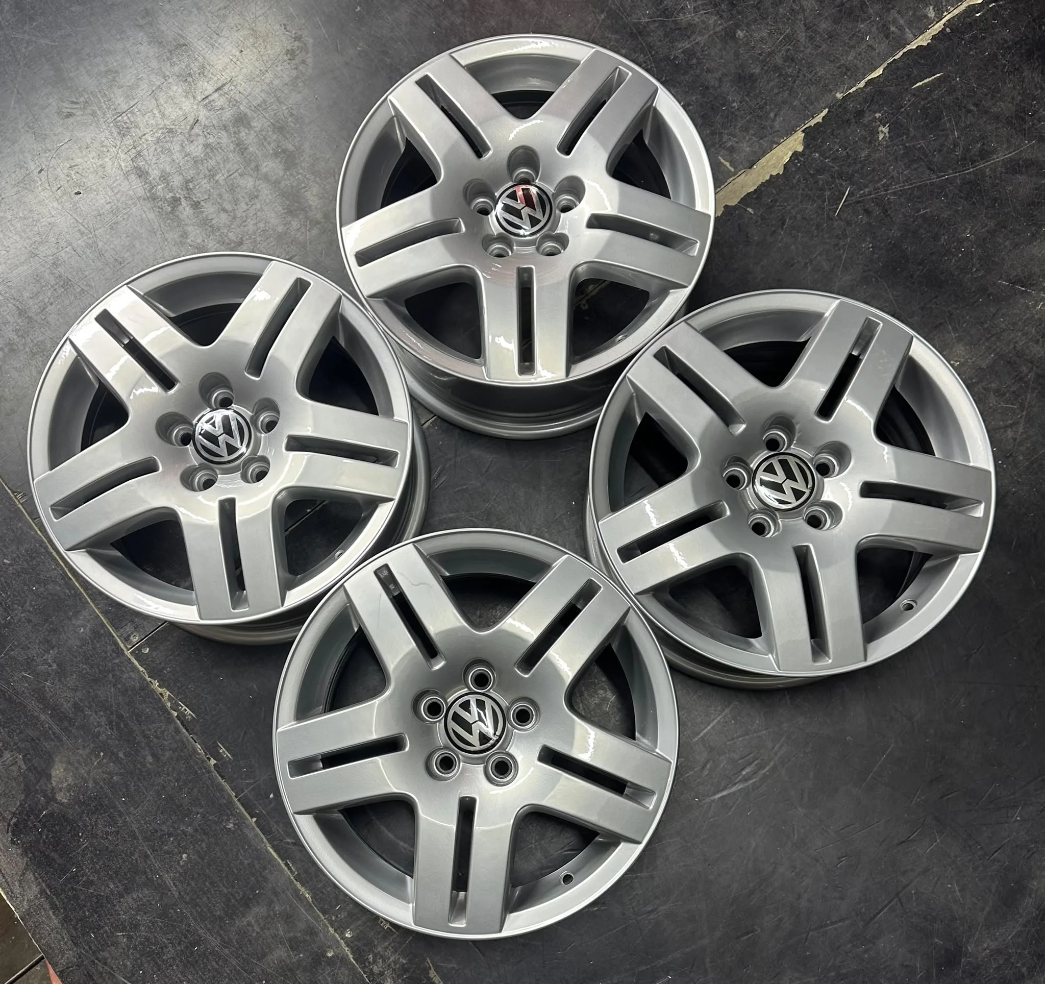 5x100 15 İNÇ 6J ET 38 VOLKSWAGEN ORJİNAL JANT TAKIMI
