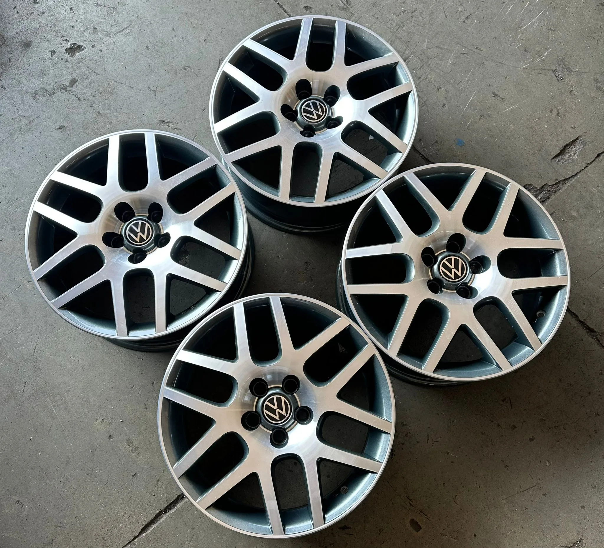 5x100 16 İNÇ J6.5 ET42 ORJİNAL VOLKSWAGEN BORA GOLF 4 JANT TAKIMI (K6)