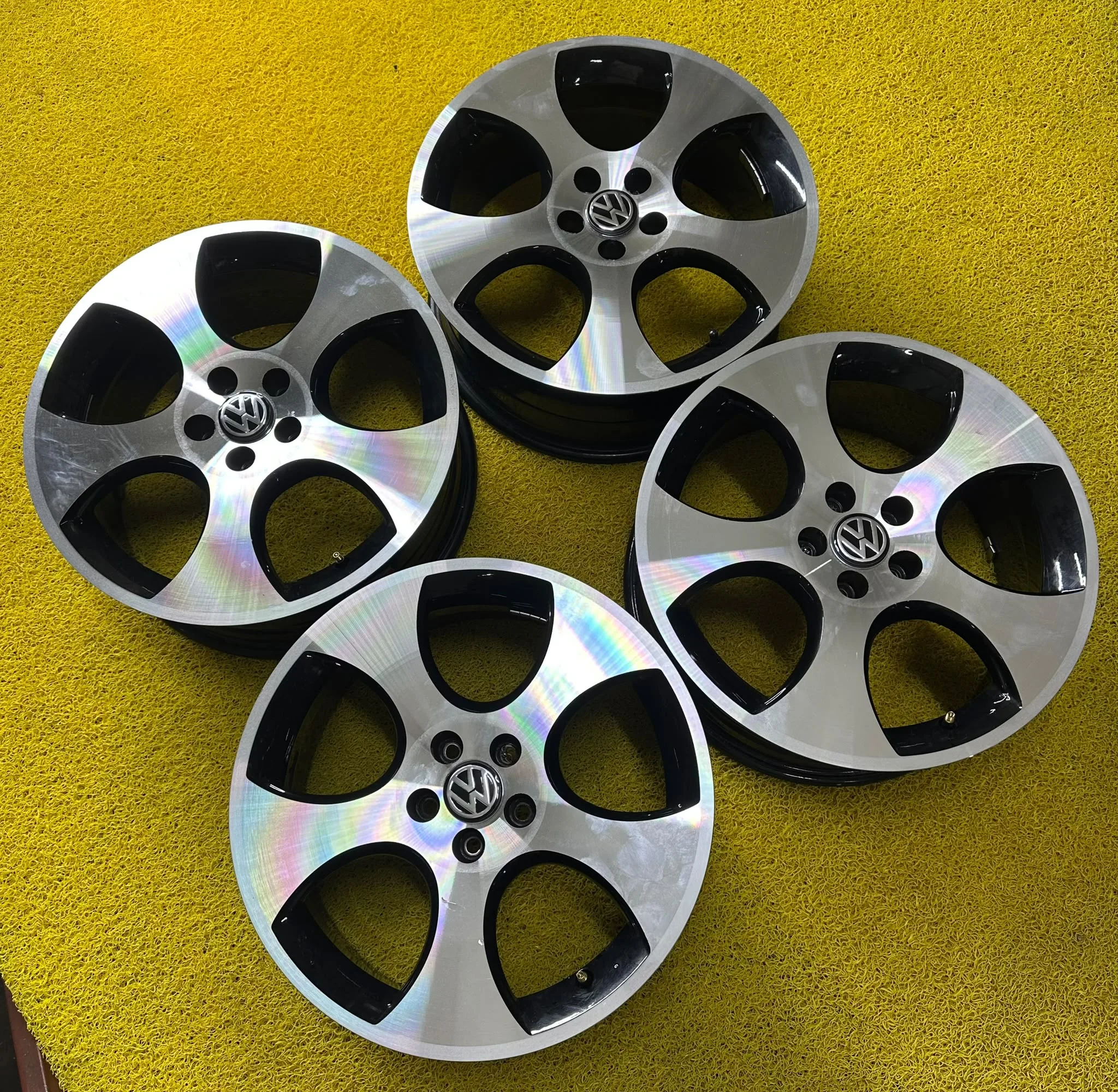 5x100 17 İNÇ J7.5 ET37 VOLKSWAGEN DETROİT JANT TAKIMI