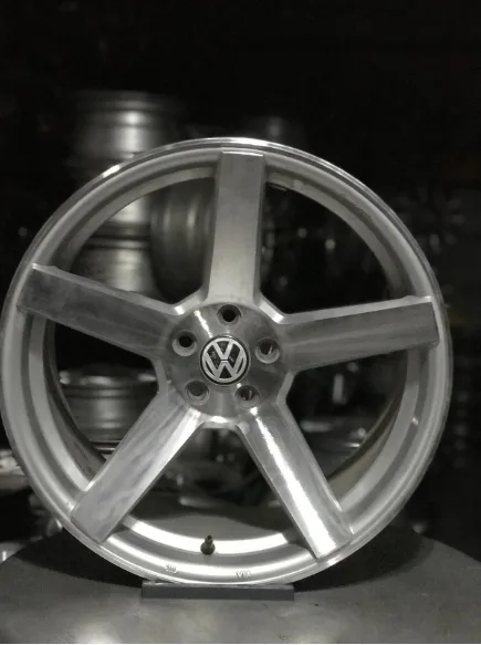 5x100 18 İNÇ 9.5/8.5J ET 38/40 VOSSEN ÖN ARKA KADEMELİ JANT TAKIMI