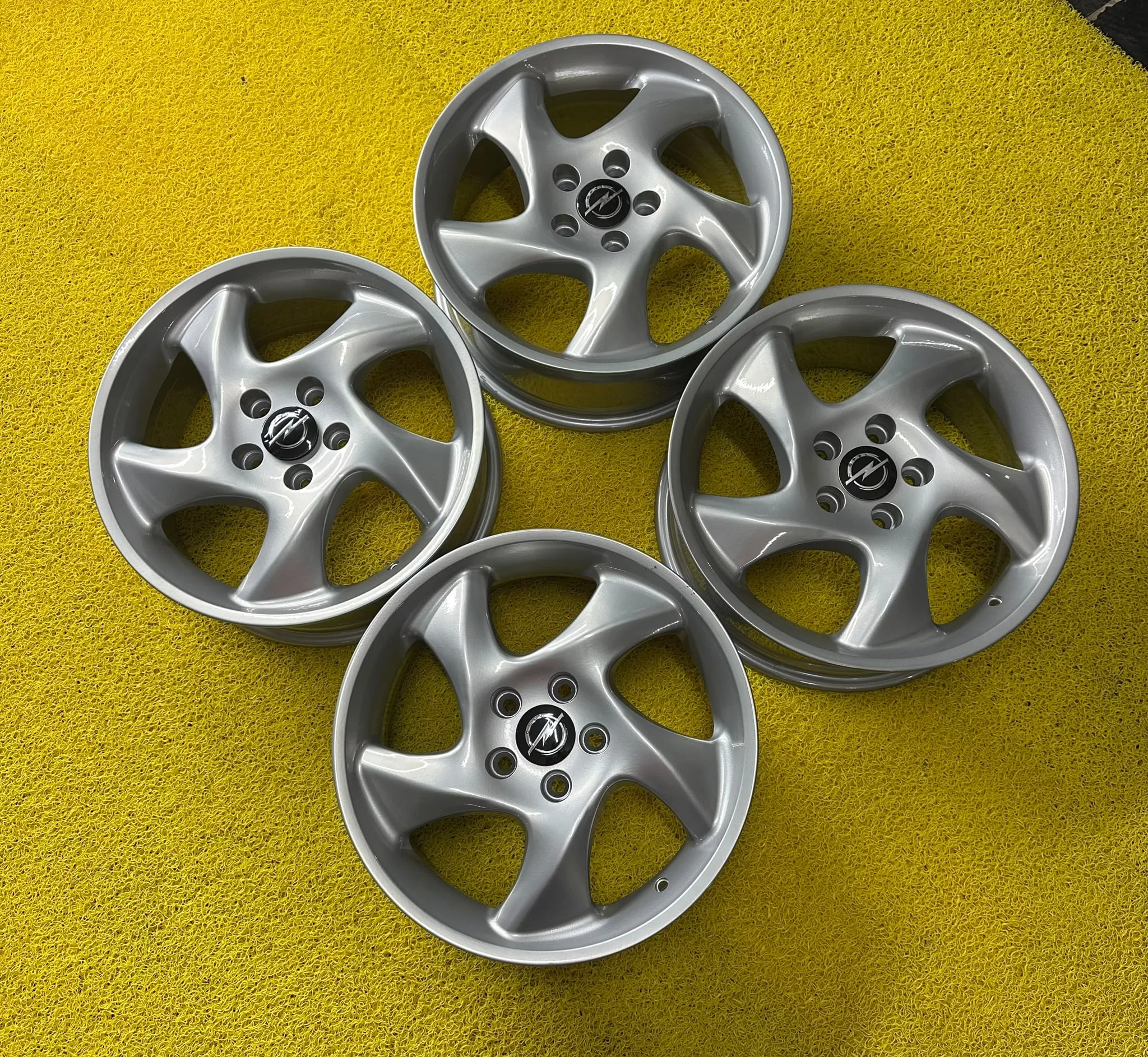 5x105 16 İNÇ J6.5 ET40 PORSCHE JANT TAKIMI