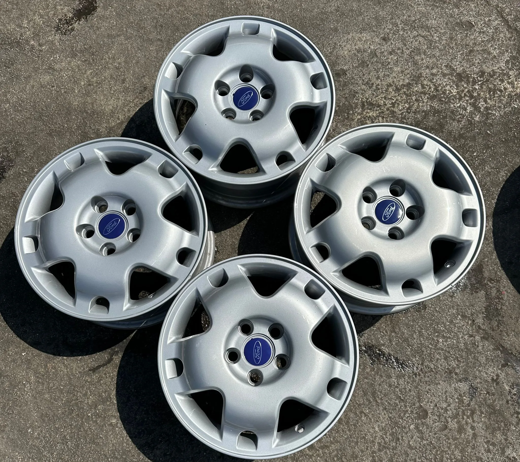 5x108 15 İNÇ J6 ET52 ORİJİNAL FORD CONNECT JANT TAKIMI (K6)