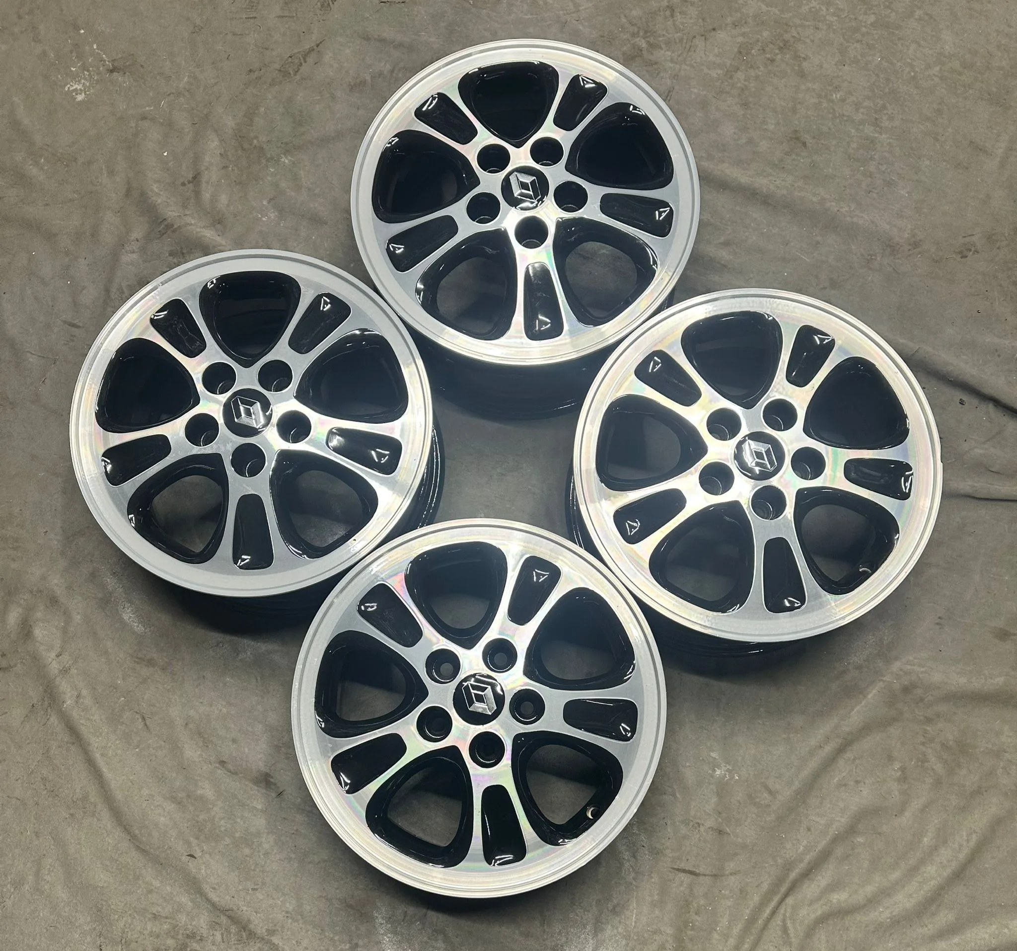 5x108 15 İNÇ J6.5 ET50 ORJİNAL RENAULT JANT TAKIMI(K6)