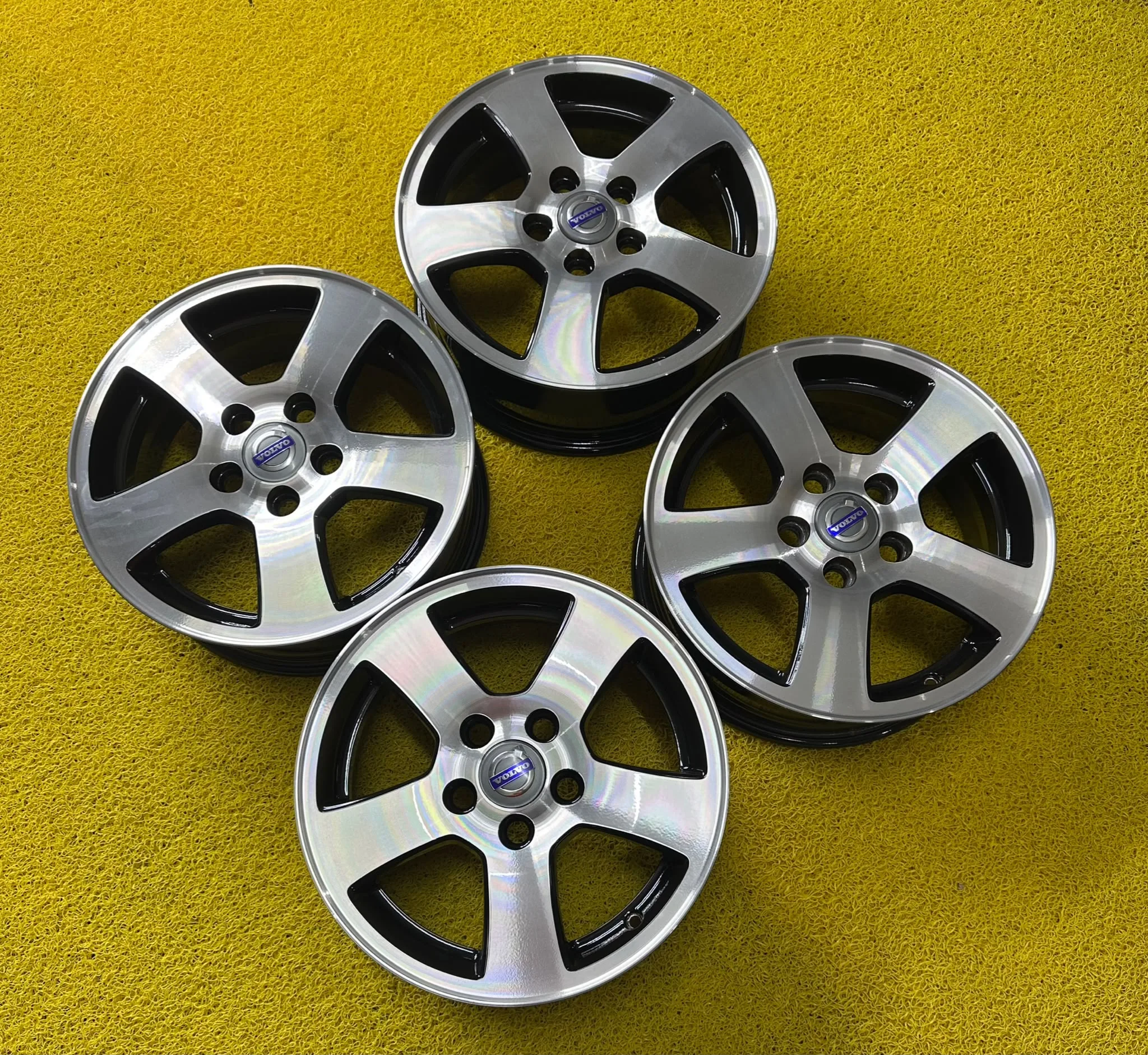 5x108 15 İNÇ J6 ET46 ORJİNAL VOLVO S40, V40, V50 JANT TAKIMI