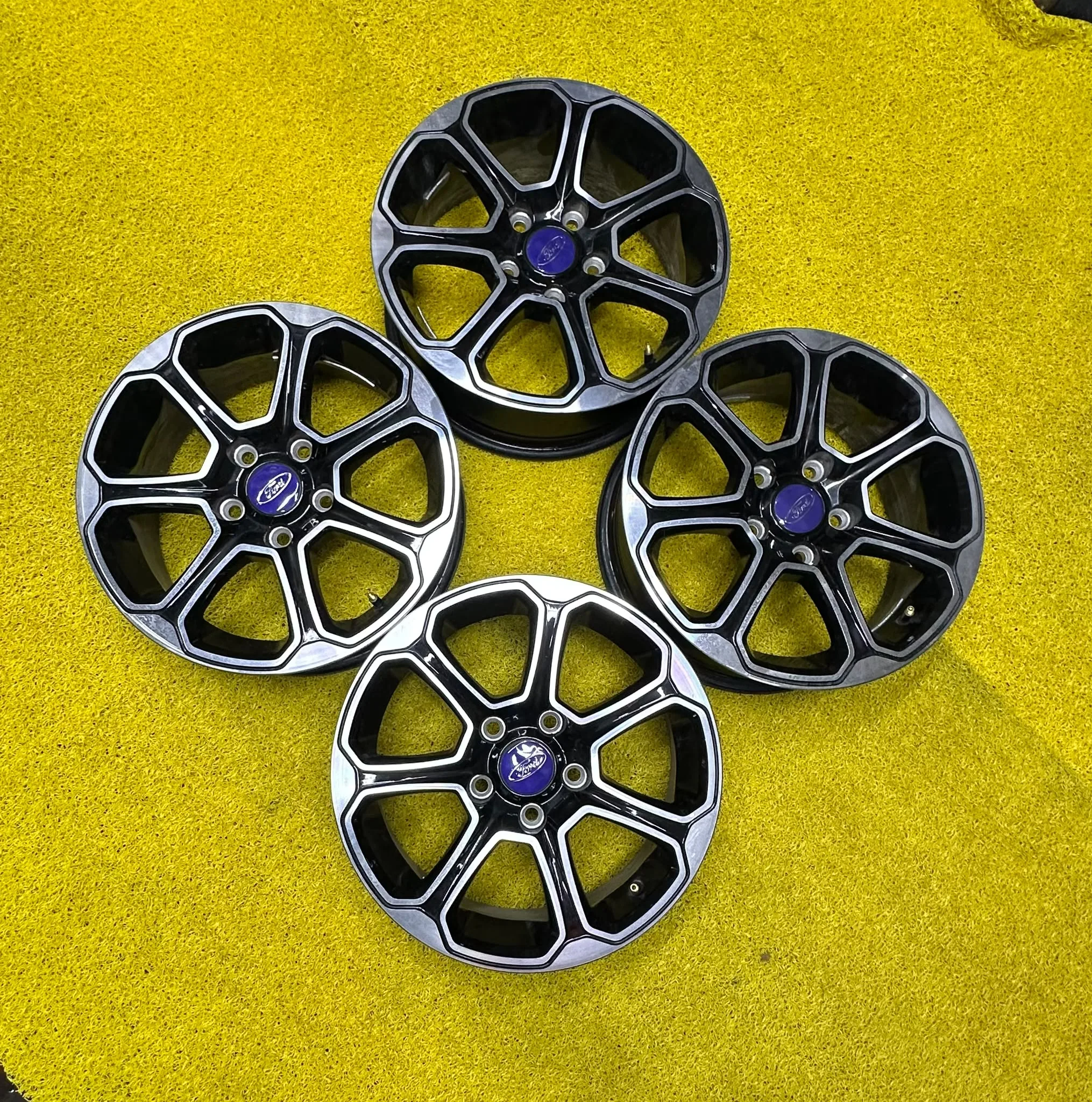 5x108 15 İNÇ J6 ET35 FORD JANT TAKIMI