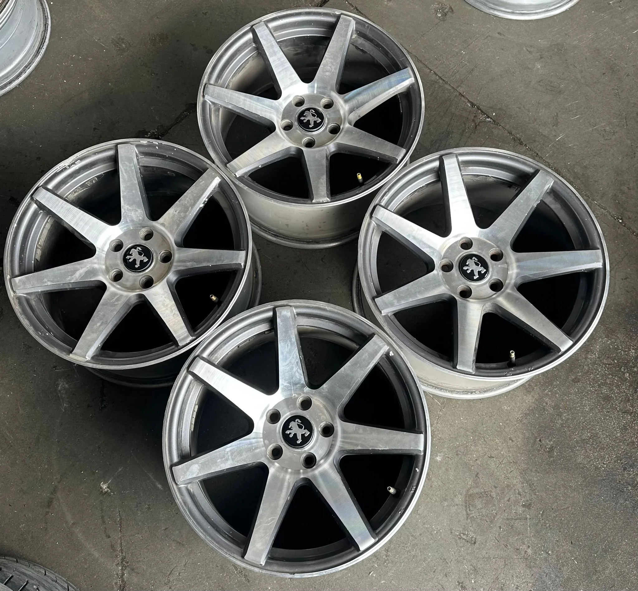 5x108 17 İNÇ J8.5 ET30 PEUGEOT JANT TAKIMI (K6 İŞLEMLİ)