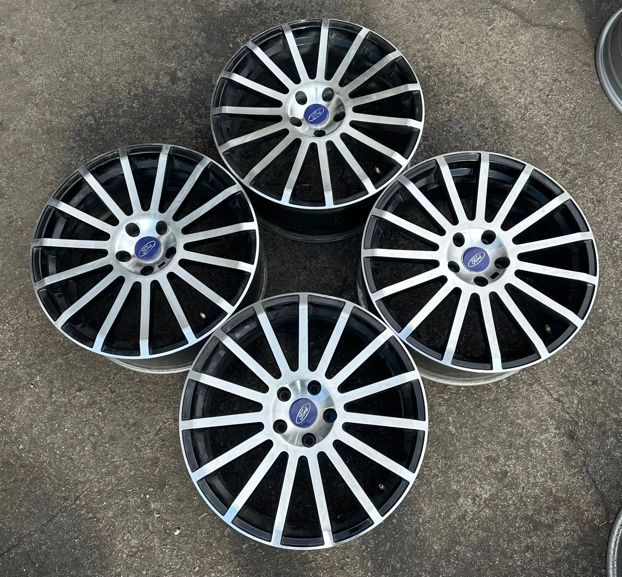 5x108 18 İNÇ J8 ET43 Ford Focus JANT TAKIMI (K6 İŞLEMLİ)