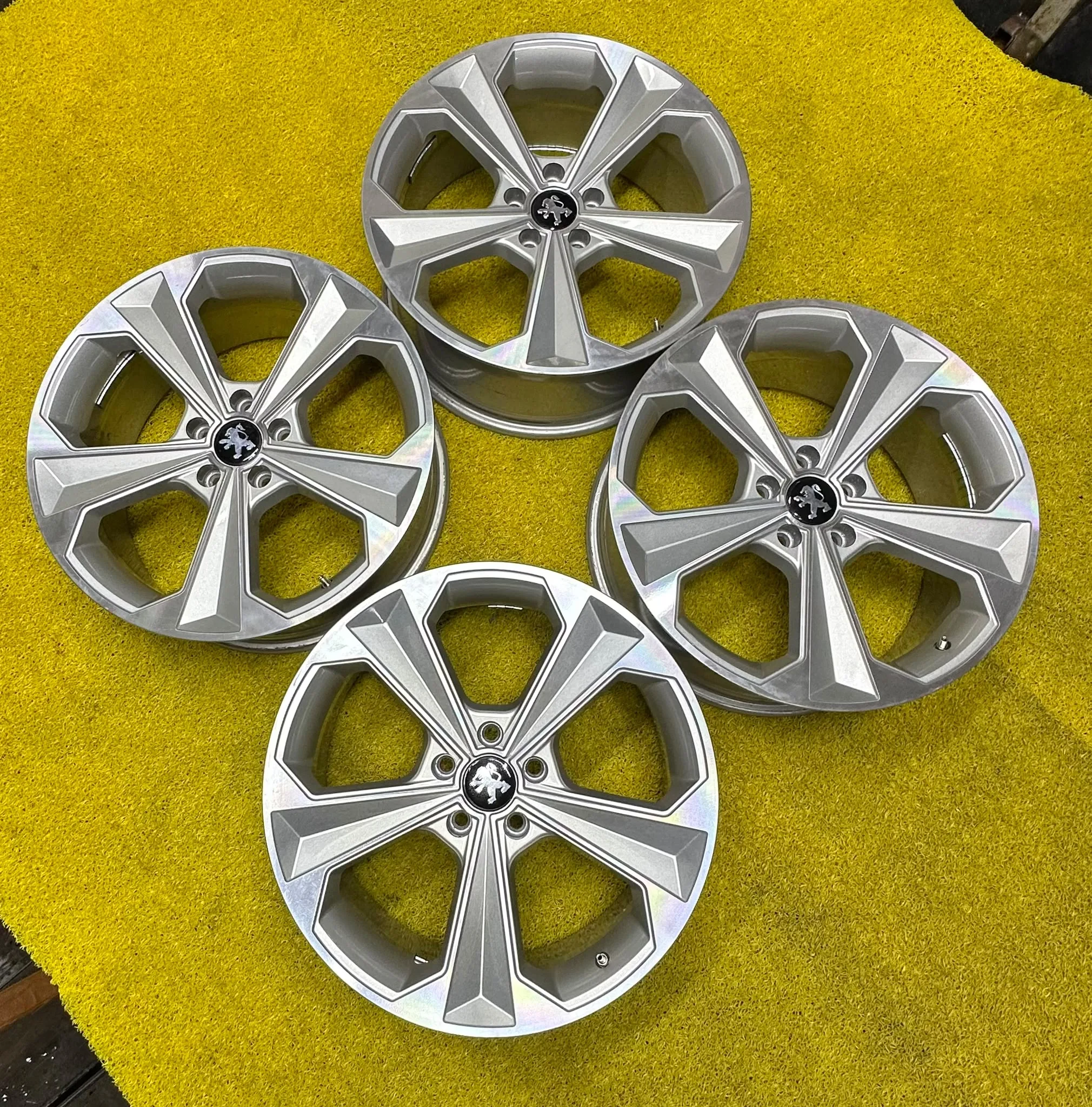 5x108 18 İNÇ J8 ET38 PEUGEOT BAVYERA JANT TAKIMI