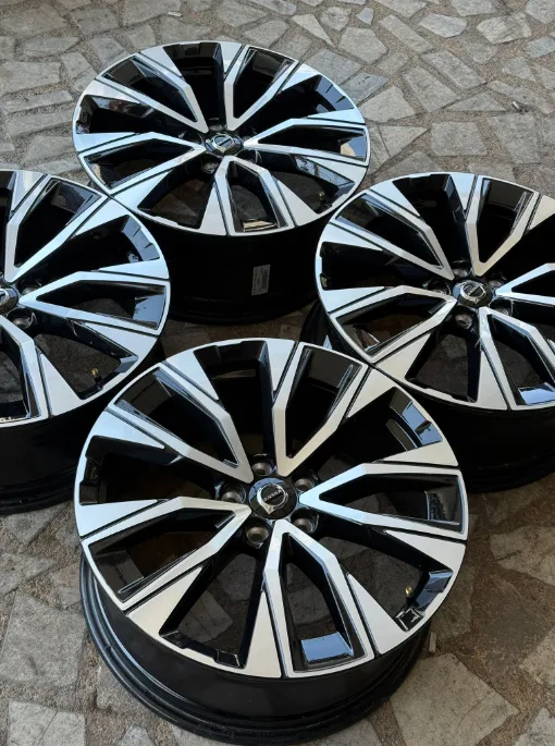 5x108-19 ET47 8.5 VOLVO ORJINAL SIFIRDAN FARKSIZ
